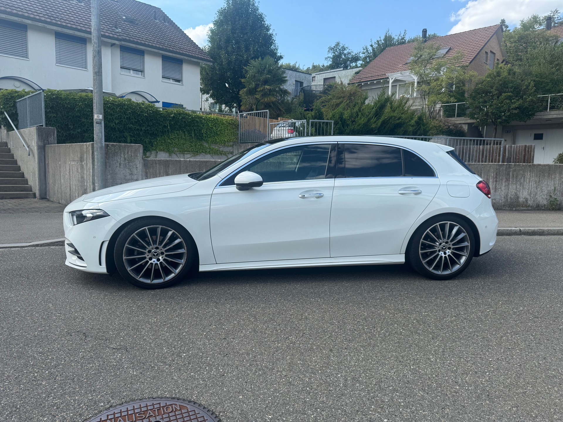MERCEDES-BENZ A 200 AMG Line-image-2