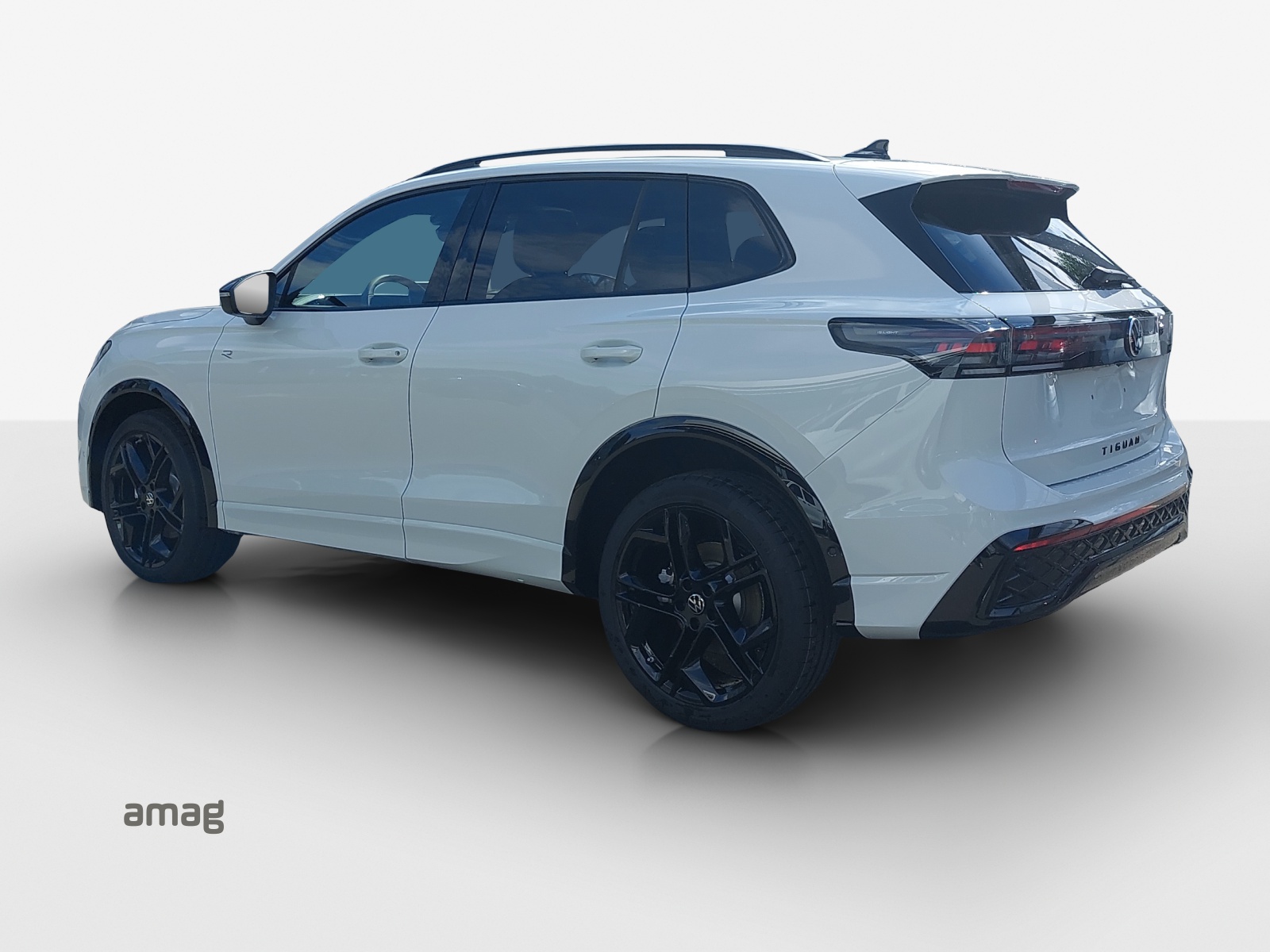 VW Tiguan 2.0 TSI DSG R-Line Plus 4Motion-image-2