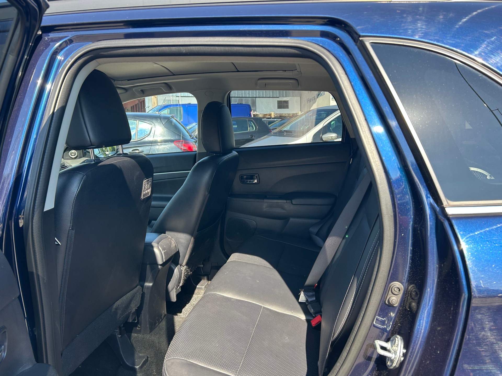 MITSUBISHI ASX 1.8 DID Invite 4WD-image-9