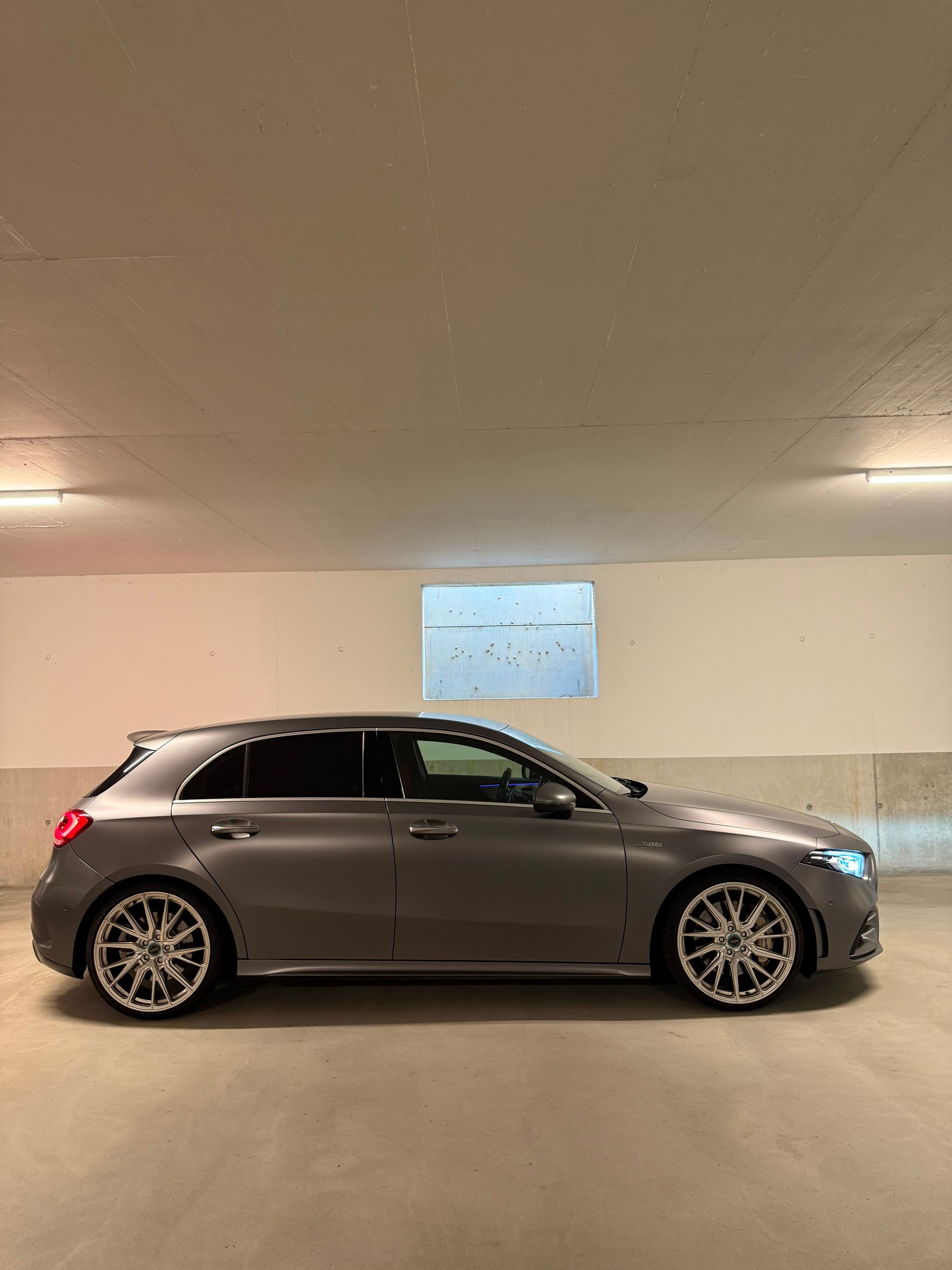 MERCEDES-BENZ A 35 AMG 4matic-image-0
