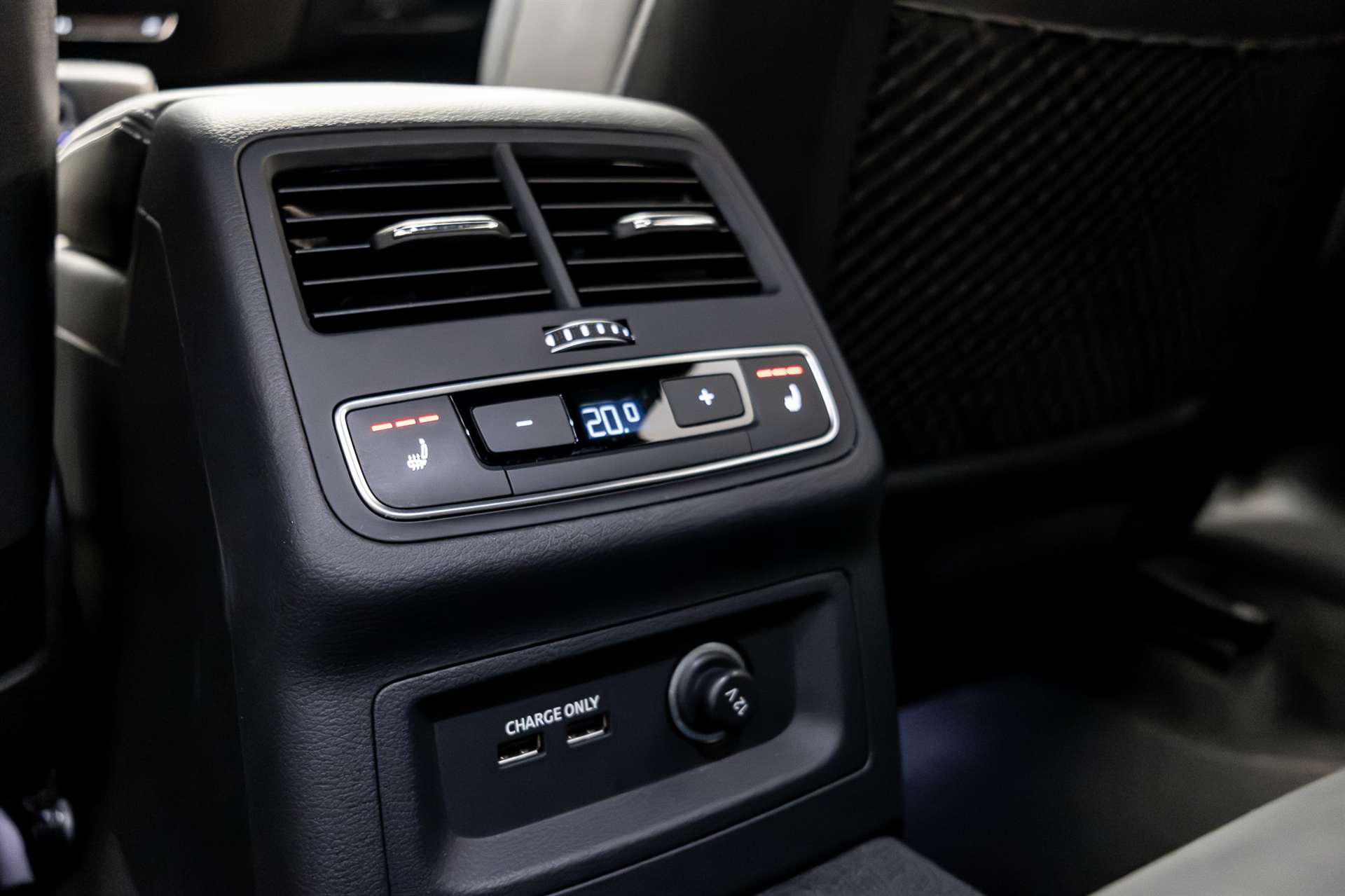 AUDI A4 Avant 50 TDI S line quattro tiptronic-image-25