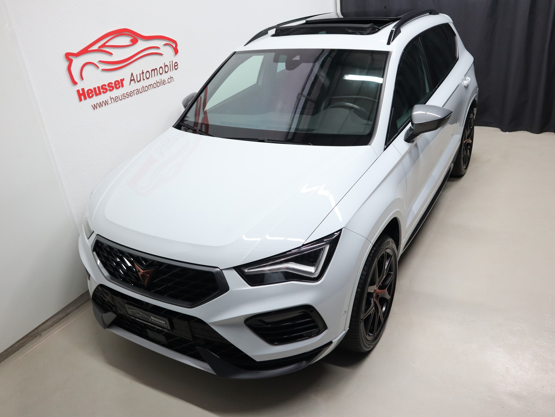 CUPRA Ateca 2.0TSI VZ 4Drive DSG - Panorama - Navi - AKRAPOVIC - Beats - Sportsitze - Sitzmemory - 360° Kamera - AHK - 300 PS-image-2