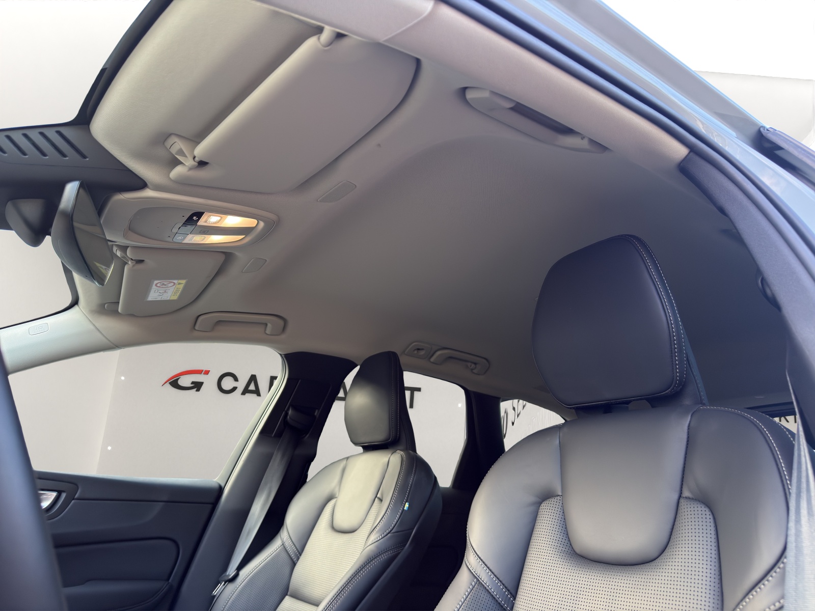 VOLVO XC60 2.0 T6 TE Plus Dark eAWD-image-9