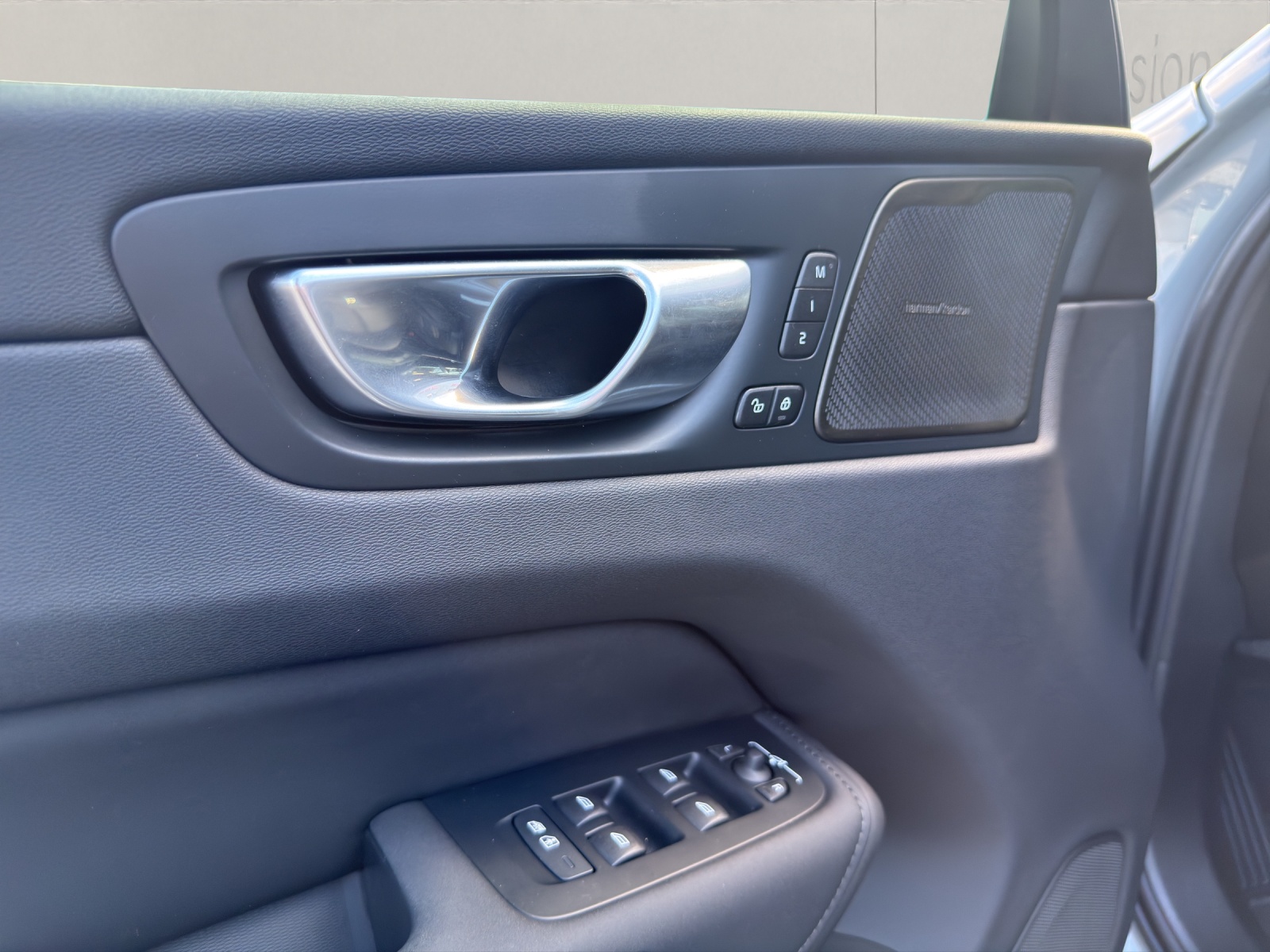 VOLVO XC60 2.0 T6 TE Plus Dark eAWD-image-16