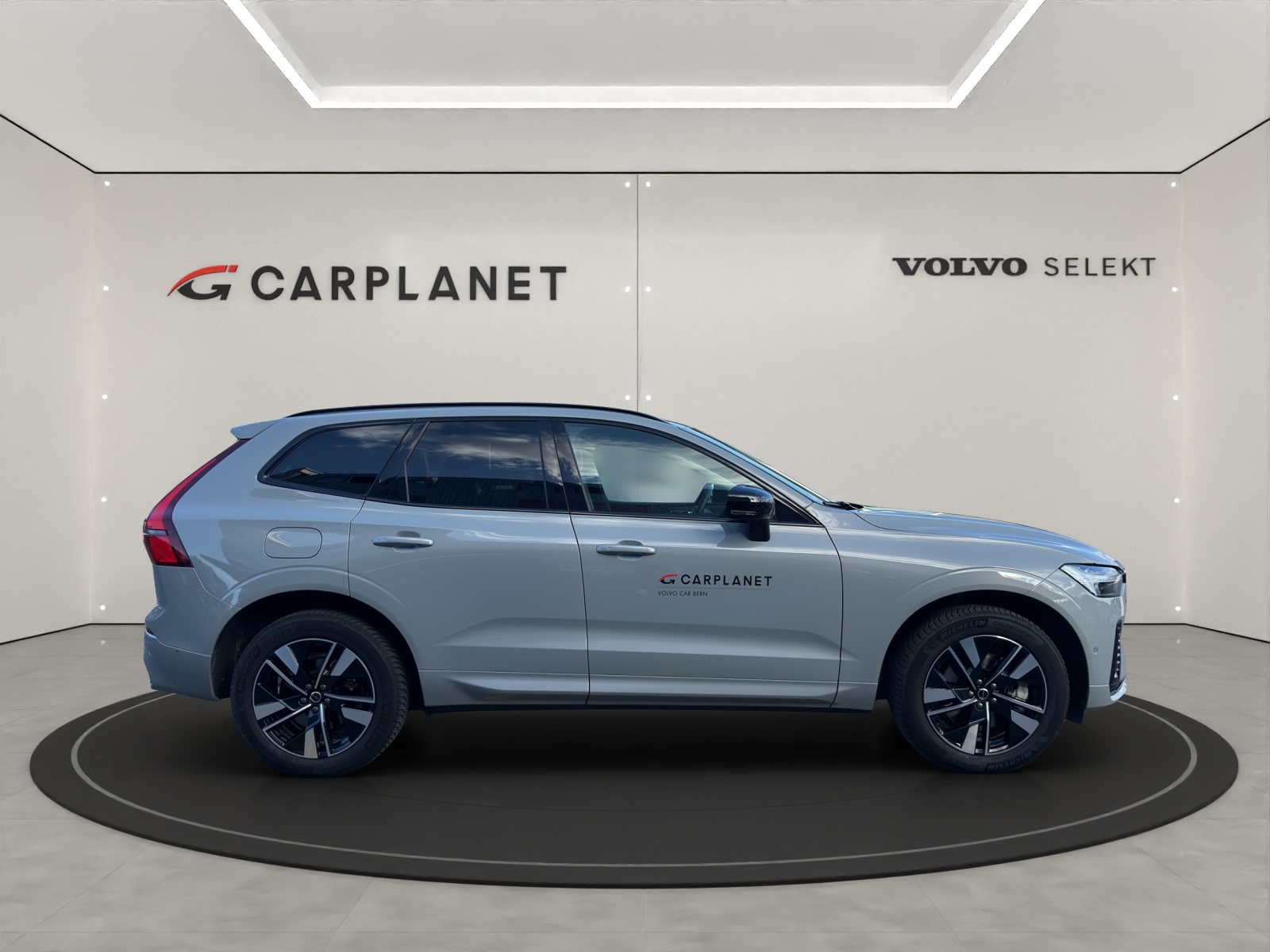 VOLVO XC60 2.0 T6 TE Plus Dark eAWD-image-2
