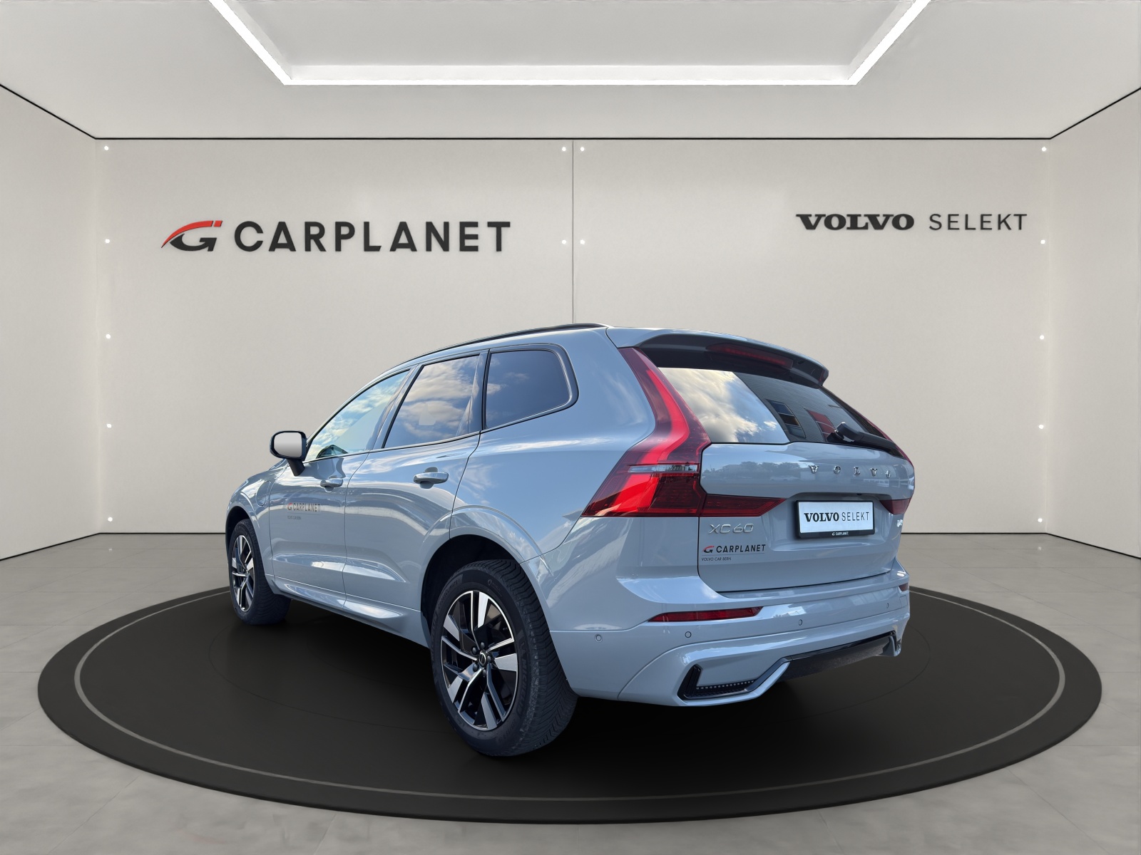 VOLVO XC60 2.0 T6 TE Plus Dark eAWD-image-3