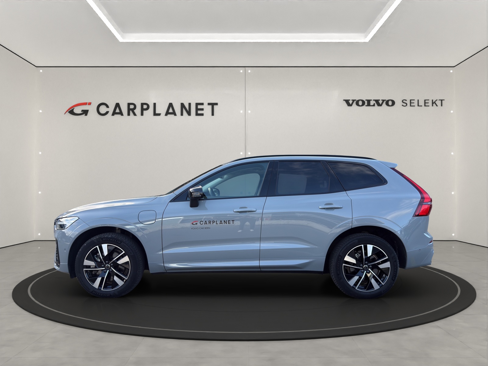 VOLVO XC60 2.0 T6 TE Plus Dark eAWD-image-1