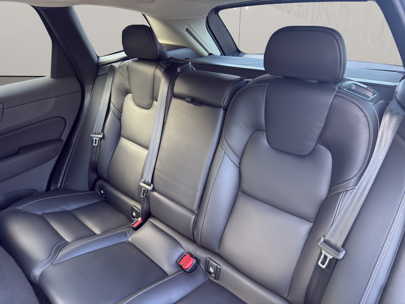 VOLVO XC60 2.0 T6 TE Plus Dark eAWD-image-11