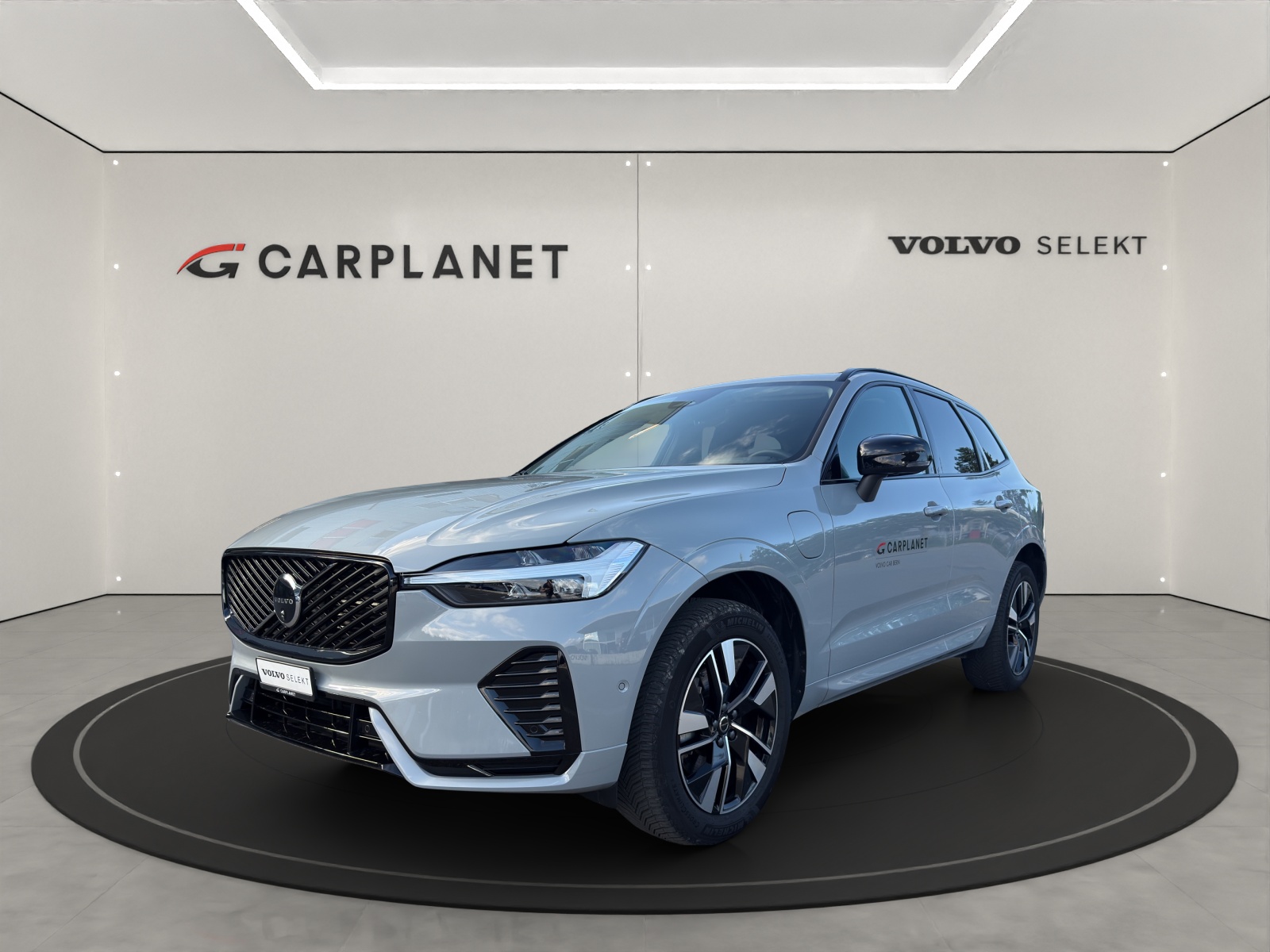 VOLVO XC60 2.0 T6 TE Plus Dark eAWD-image-0