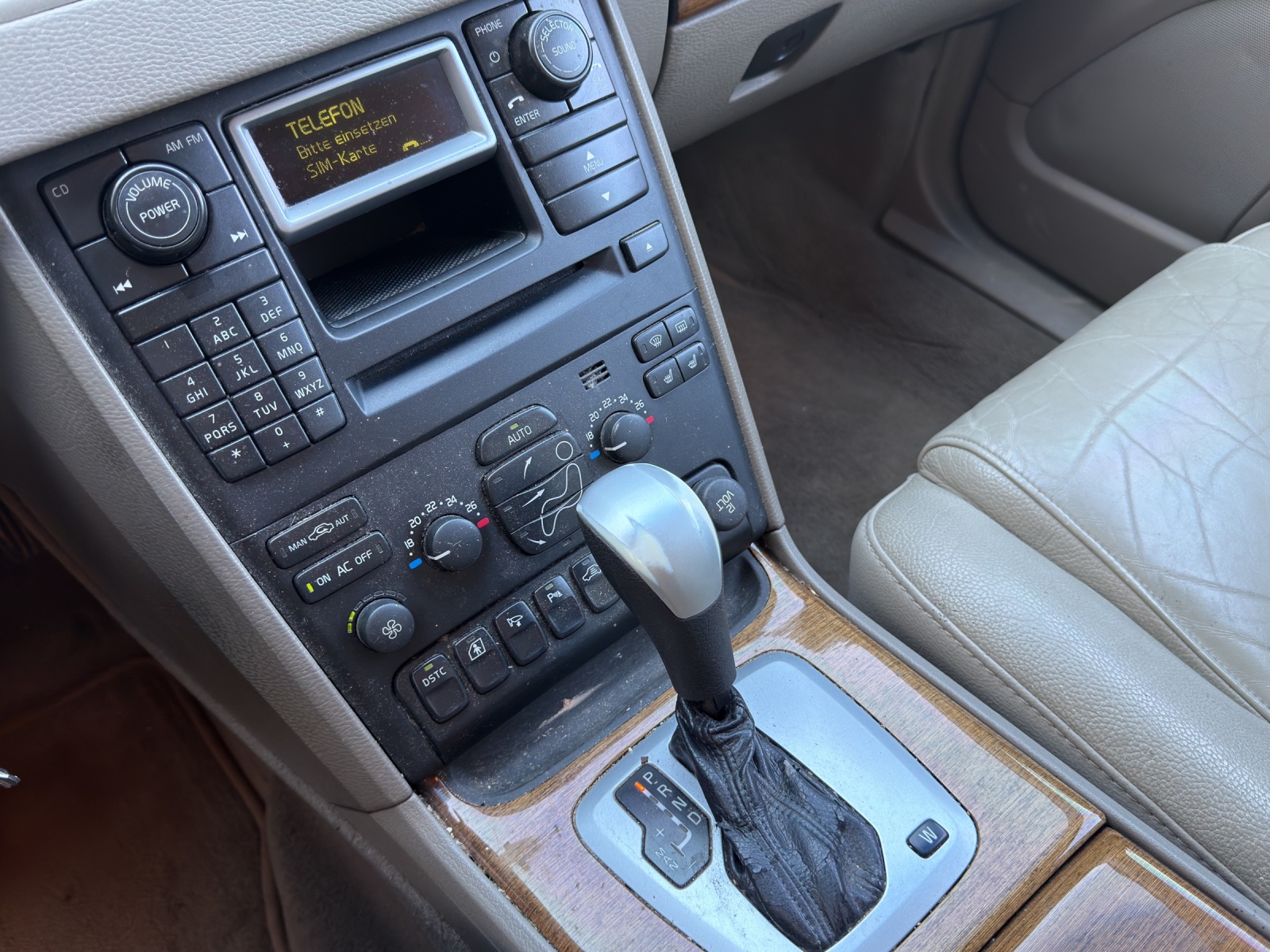 VOLVO XC90 2.5T AWD Geartronic-image-16