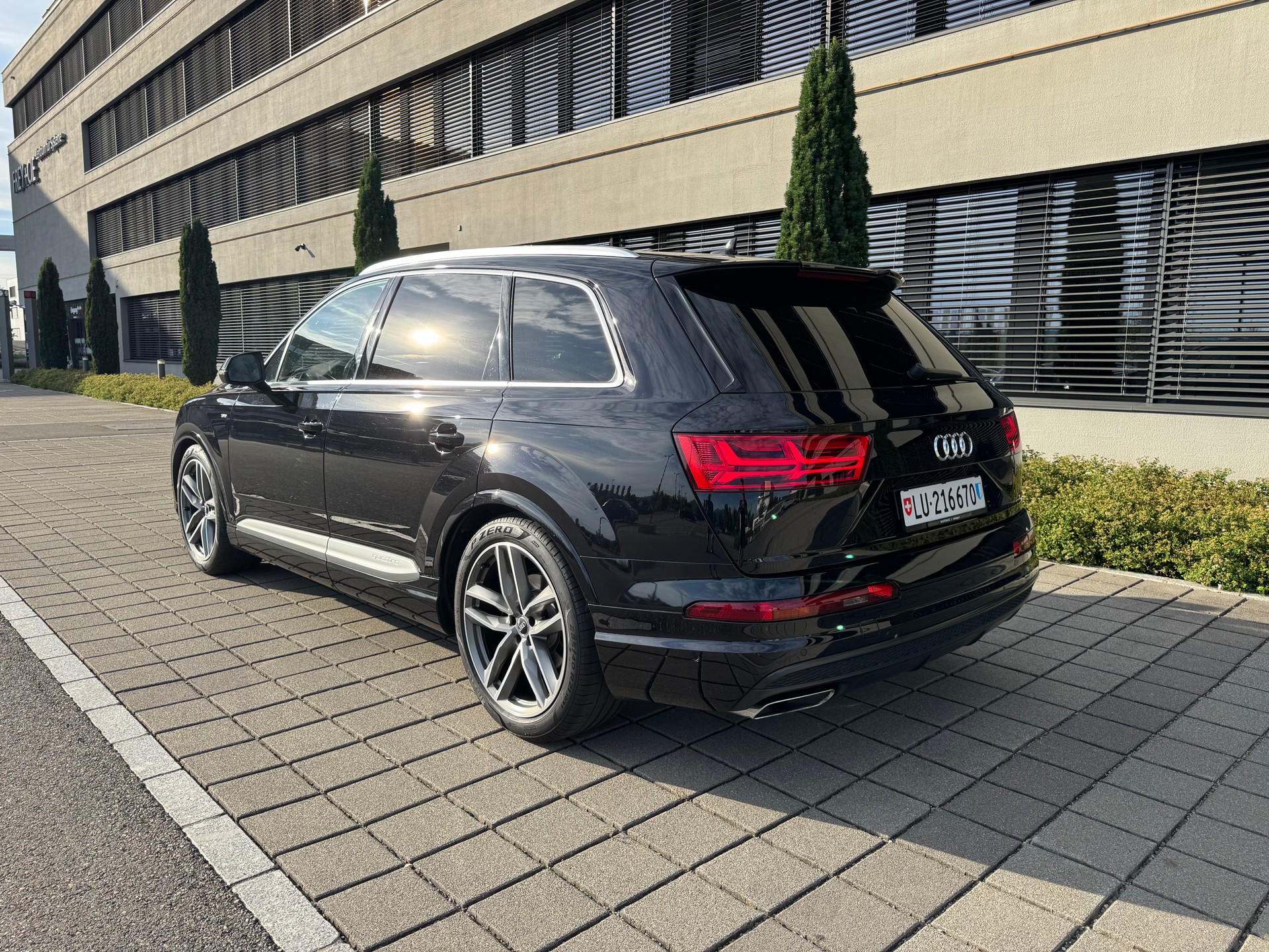 AUDI 3.0 V6 TDI 272 quattro T-Tronic-image-2