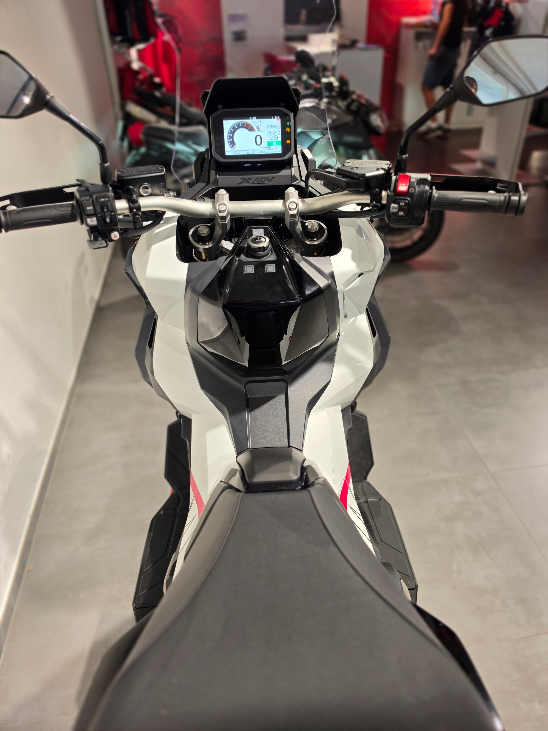 HONDA X-ADV 750-image-6