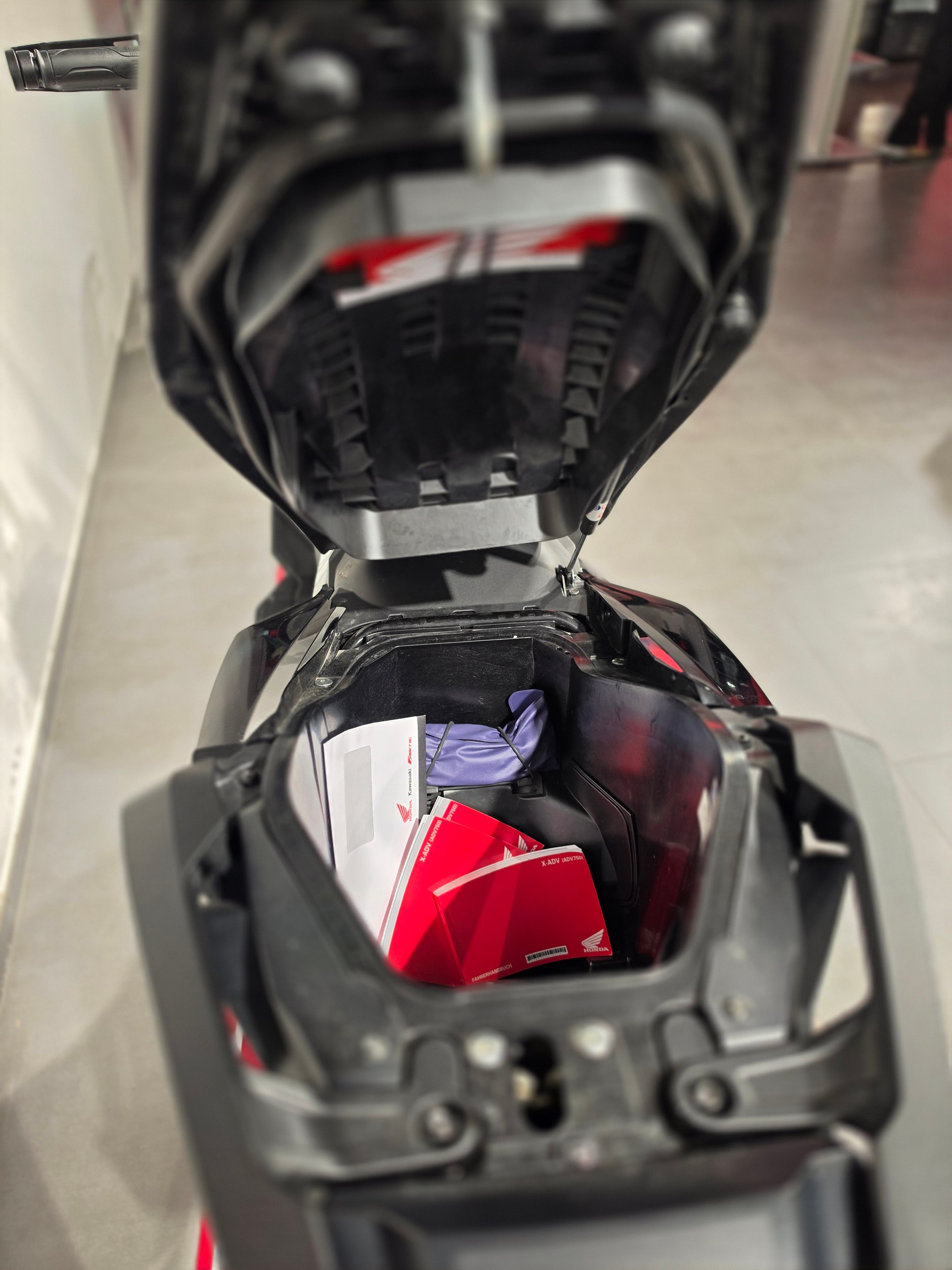 HONDA X-ADV 750-image-10