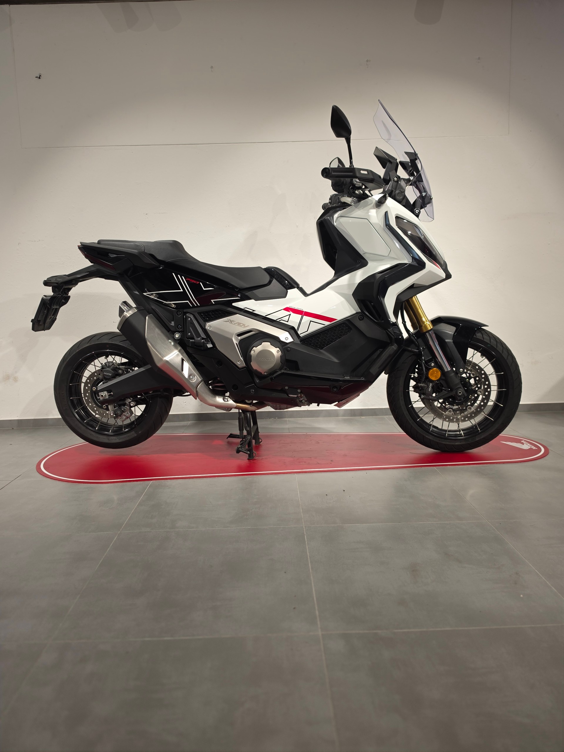 HONDA X-ADV 750