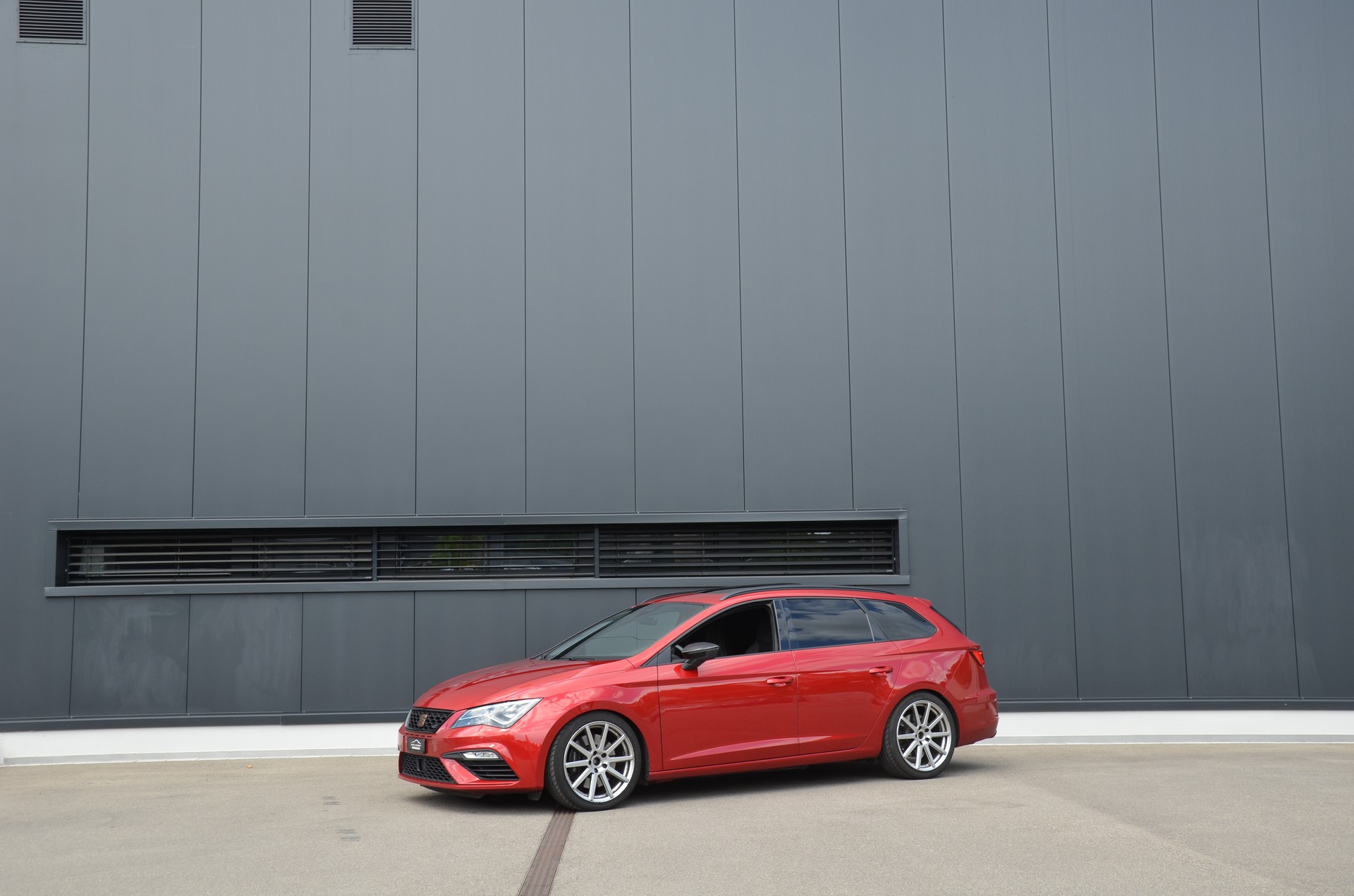 SEAT Leon ST 2.0 TSI Cupra 300 4 Drive DSG-showroom-element-1
