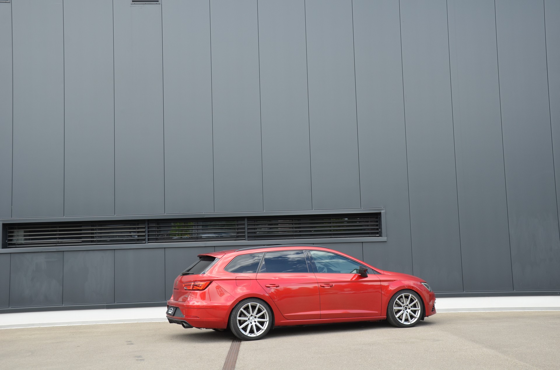 SEAT Leon ST 2.0 TSI Cupra 300 4 Drive DSG-showroom-element-3
