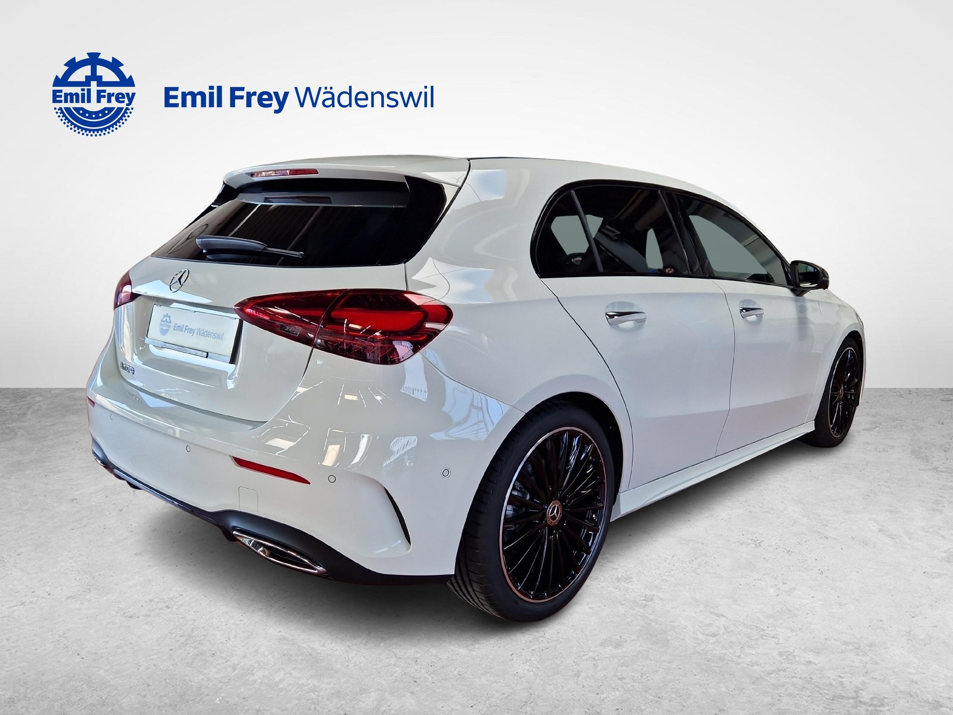 MERCEDES-BENZ A 200 Night Star AMG Line-showroom-element-3