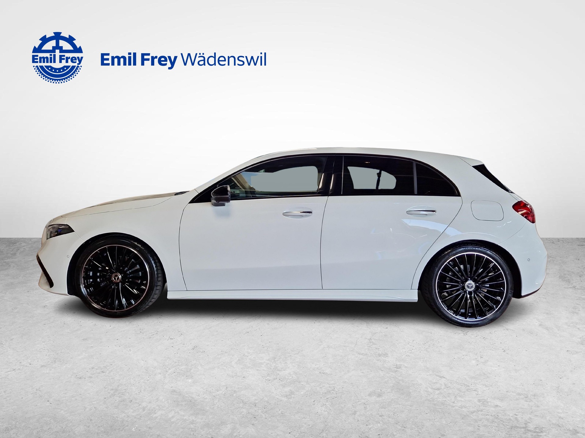 MERCEDES-BENZ A 200 Night Star AMG Line-showroom-element-1