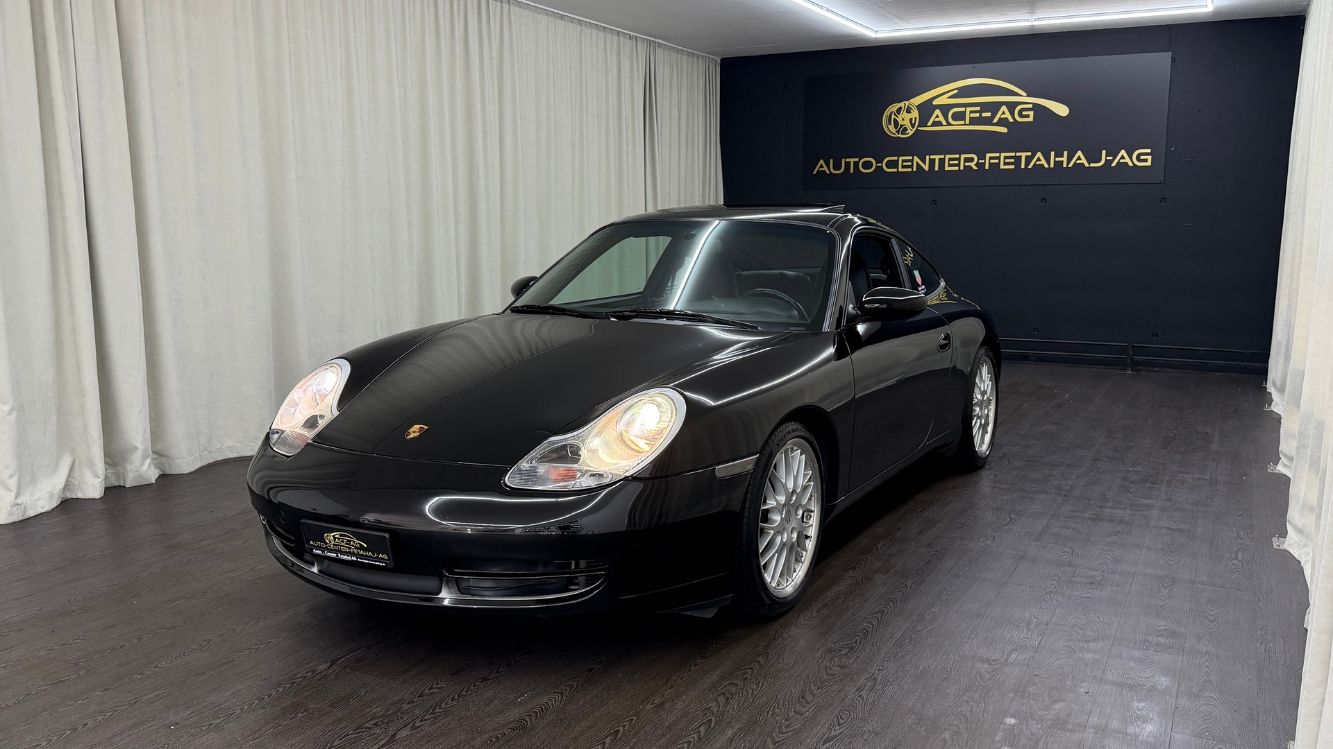 PORSCHE 911 Carrera-image-0