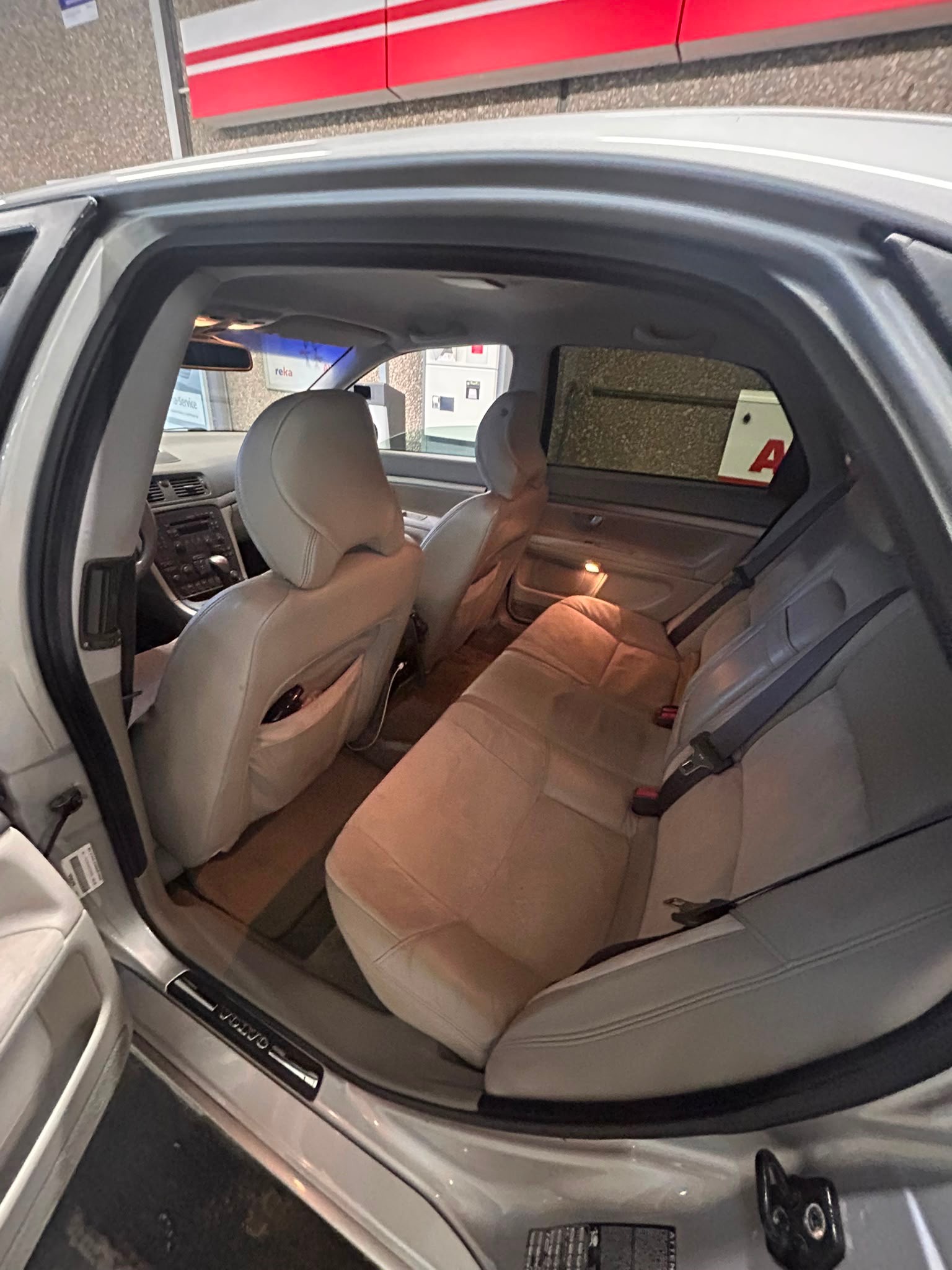 VOLVO S80 T6-image-2