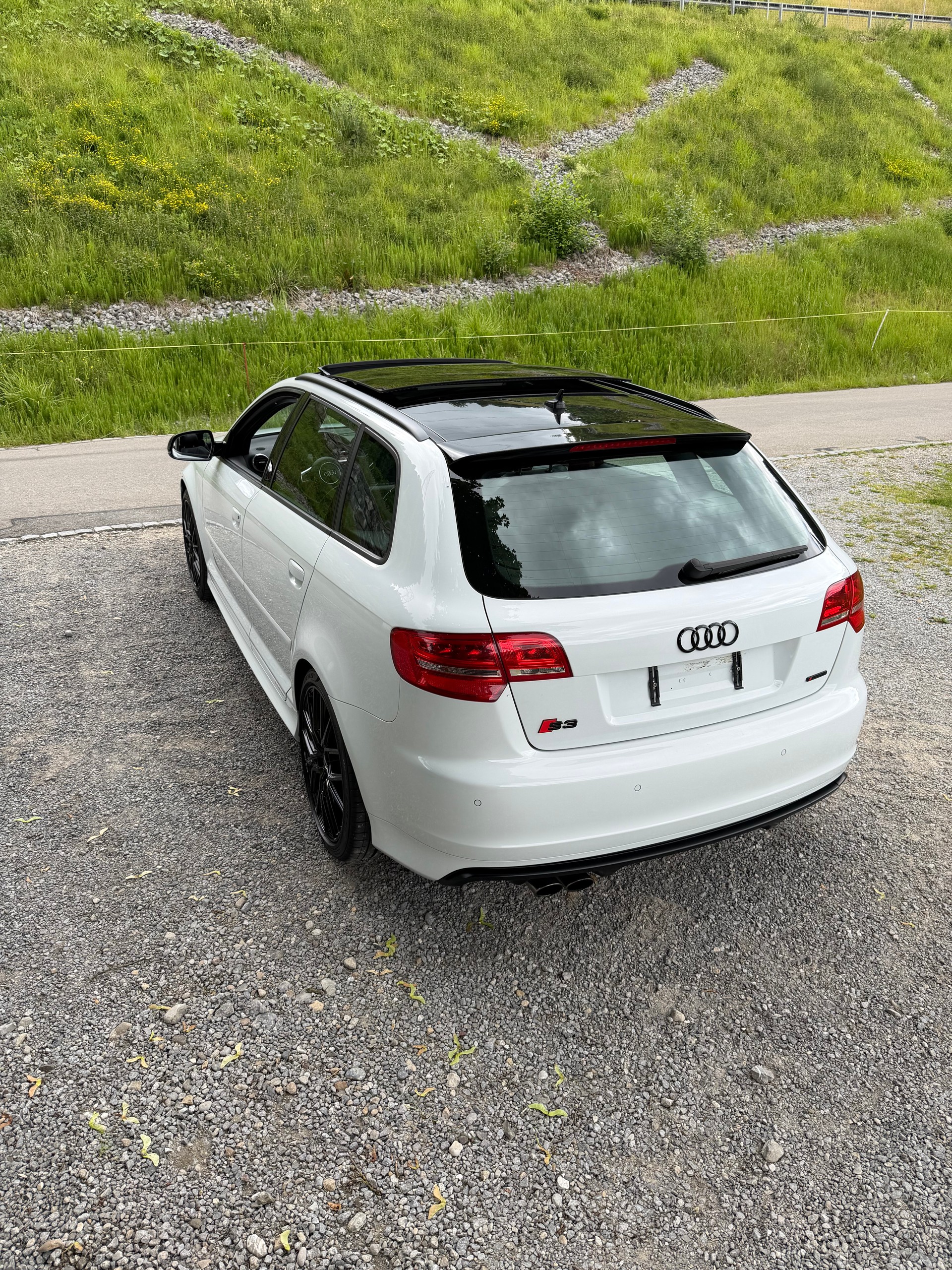 AUDI 2.0 T FSI quattro S-Tronic-image-4