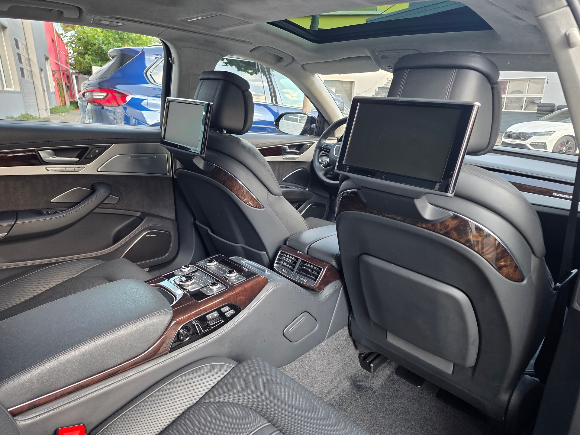 AUDI A8 L 3.0 TDI quattro tiptronic | VOLLAUSSTATTUNG -DVD /TV ENTERTAINMET/ MASSAGE SITZE VO+H/ SITZKÜHLUNG /B&O SOUND/NIGHT-VISION-image-5