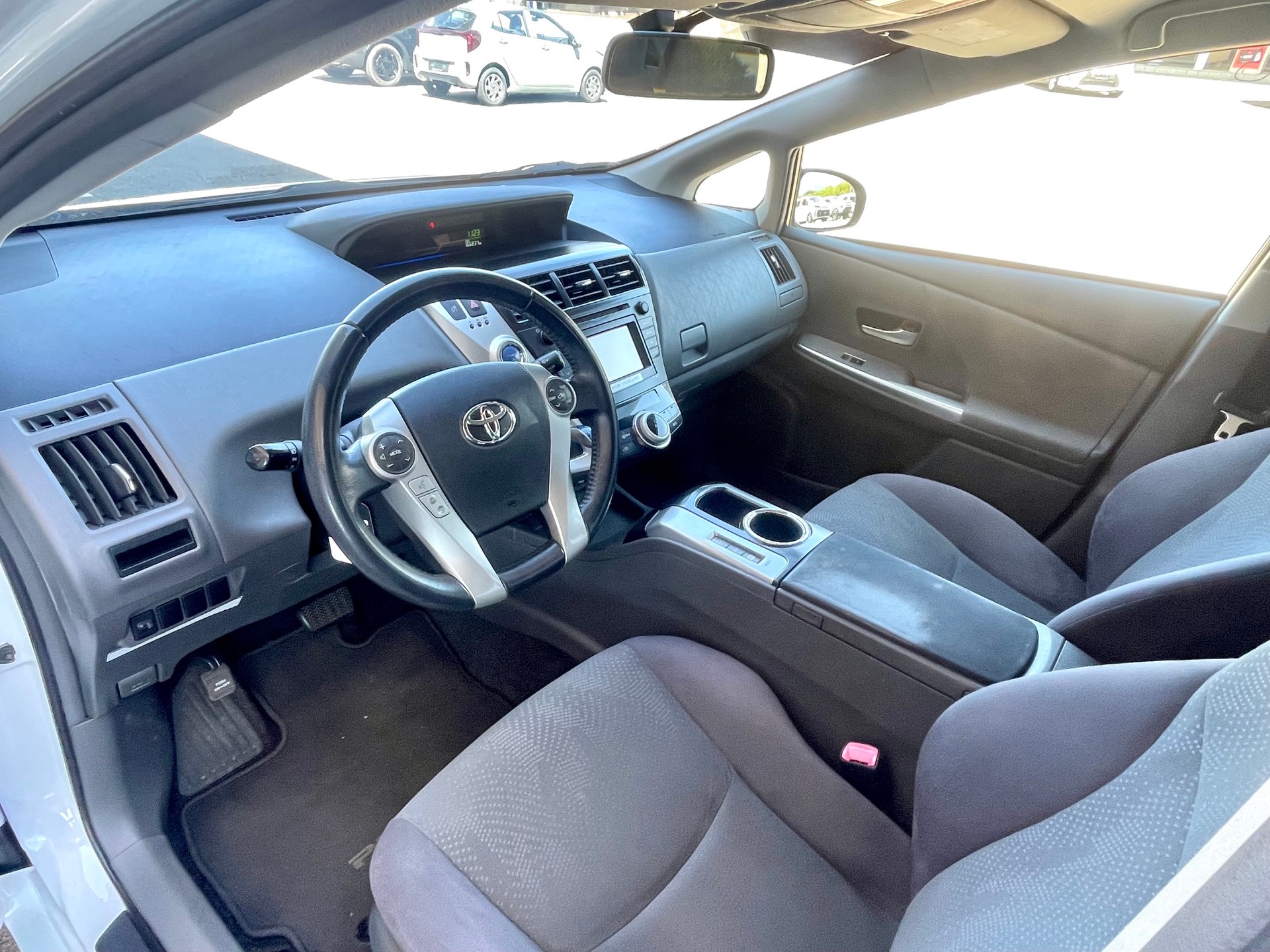 TOYOTA Prius+ 1.8 VVT-i HSD Luna-image-6