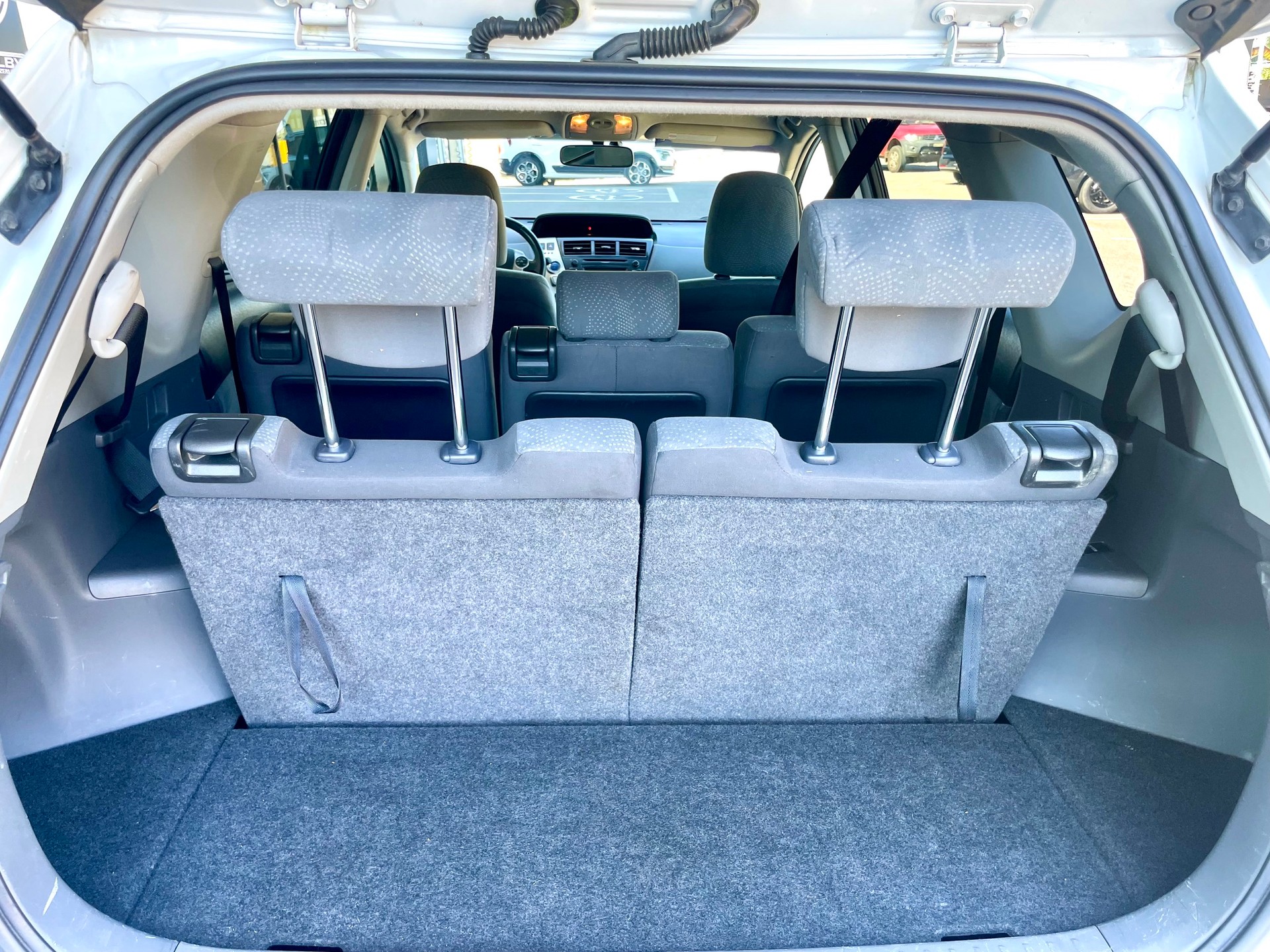 TOYOTA Prius+ 1.8 VVT-i HSD Luna-image-9