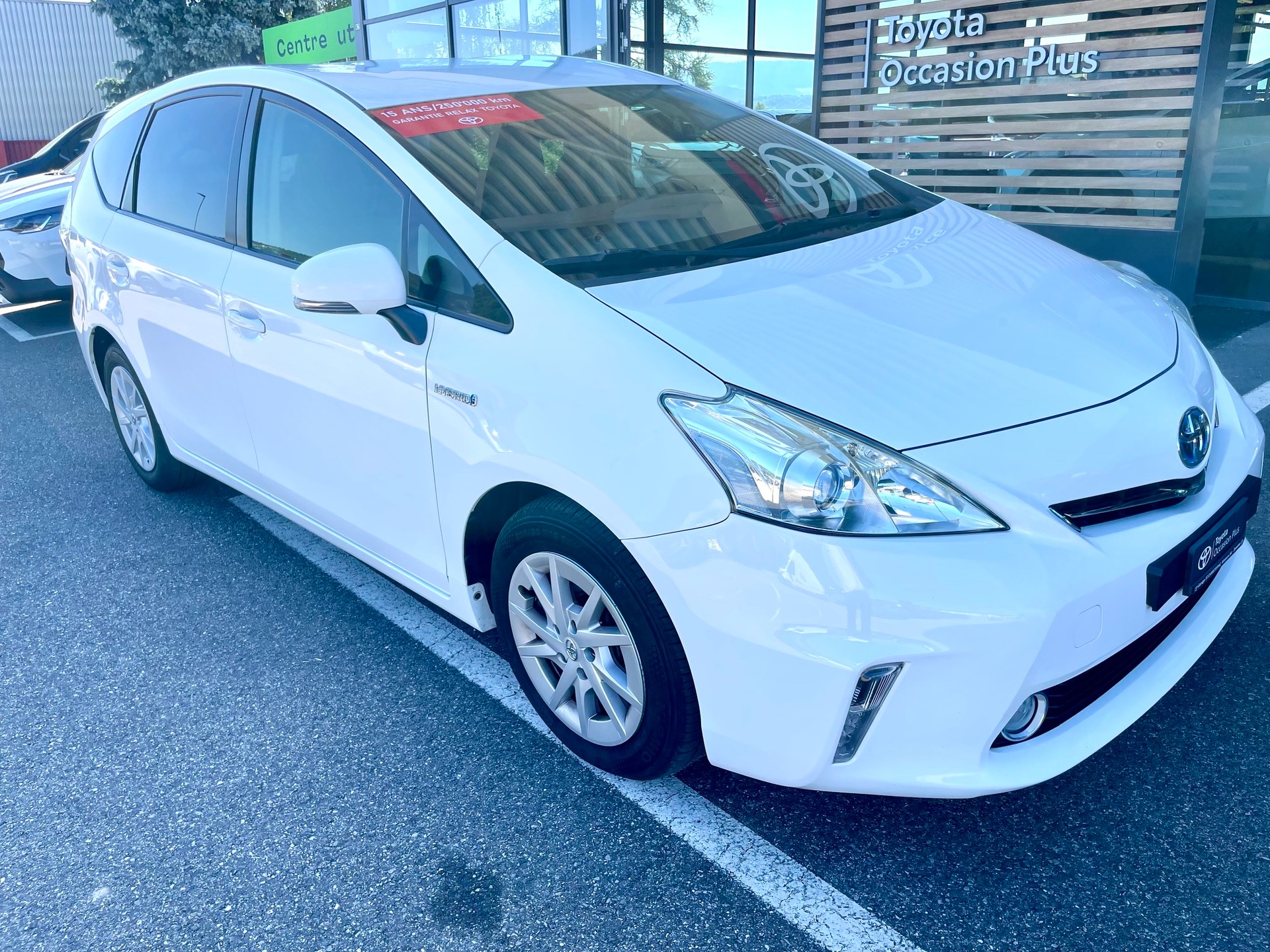 TOYOTA Prius+ 1.8 VVT-i HSD Luna-image-2