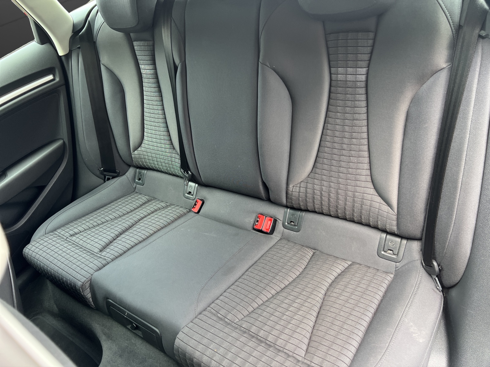 AUDI A3 Sportback 1.8 TFSI Ambiente quattro S-tronic – 180 PS | Quattro | Fahrspass bei jedem Wetter-image-8