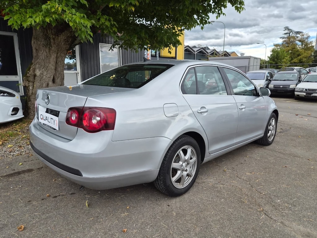 VW JETTA 2.0 TDI Highline-image-5