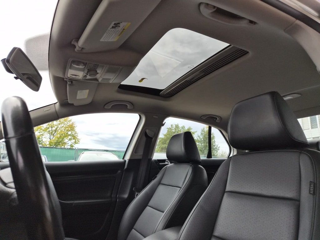 VW JETTA 2.0 TDI Highline-image-13