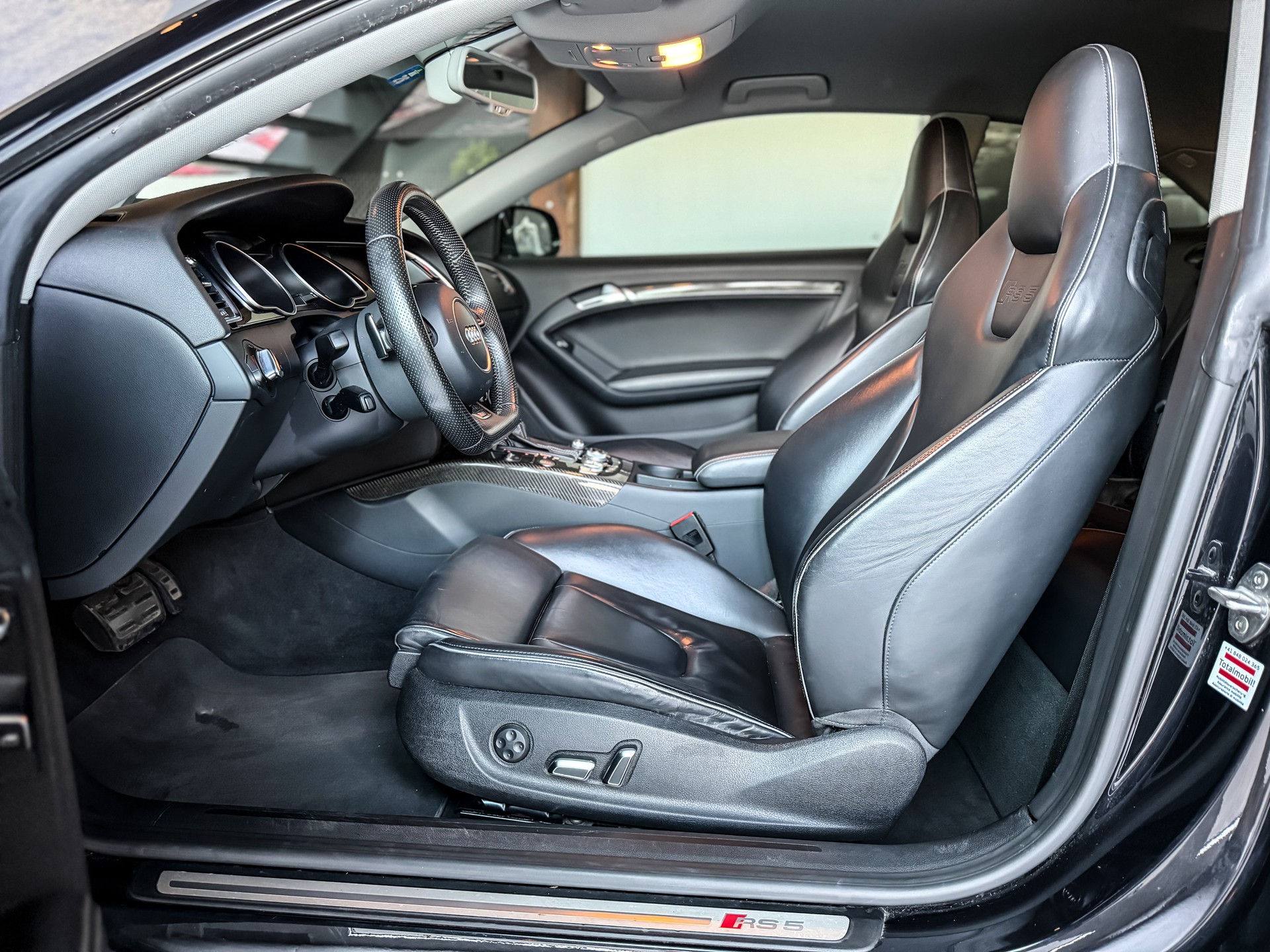 AUDI RS5 Coupé 4.2 FSI quattro S-tronic-image-8