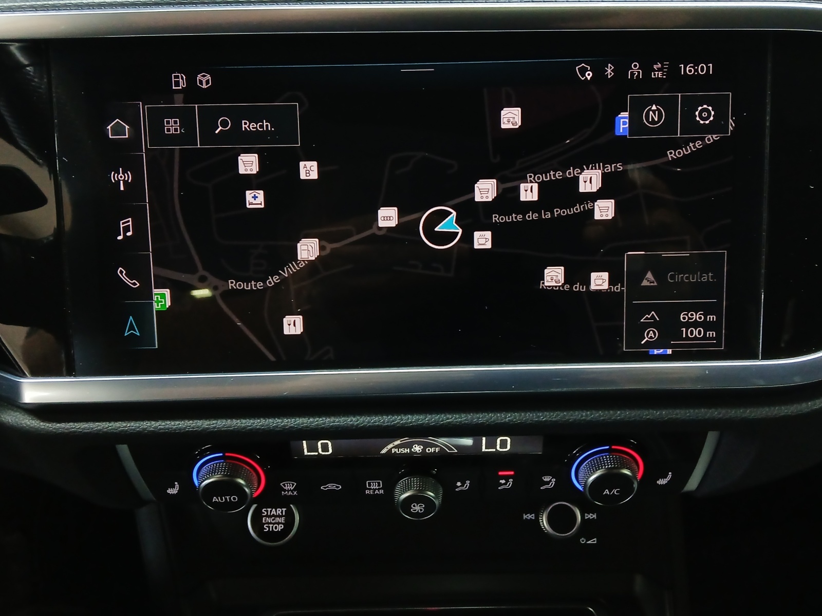 AUDI Q3 45 TFSI S line quattro S-tronic-image-13