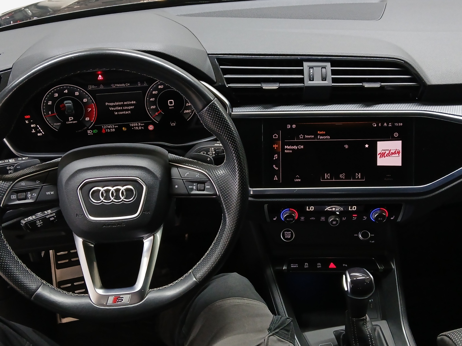 AUDI Q3 45 TFSI S line quattro S-tronic-image-8