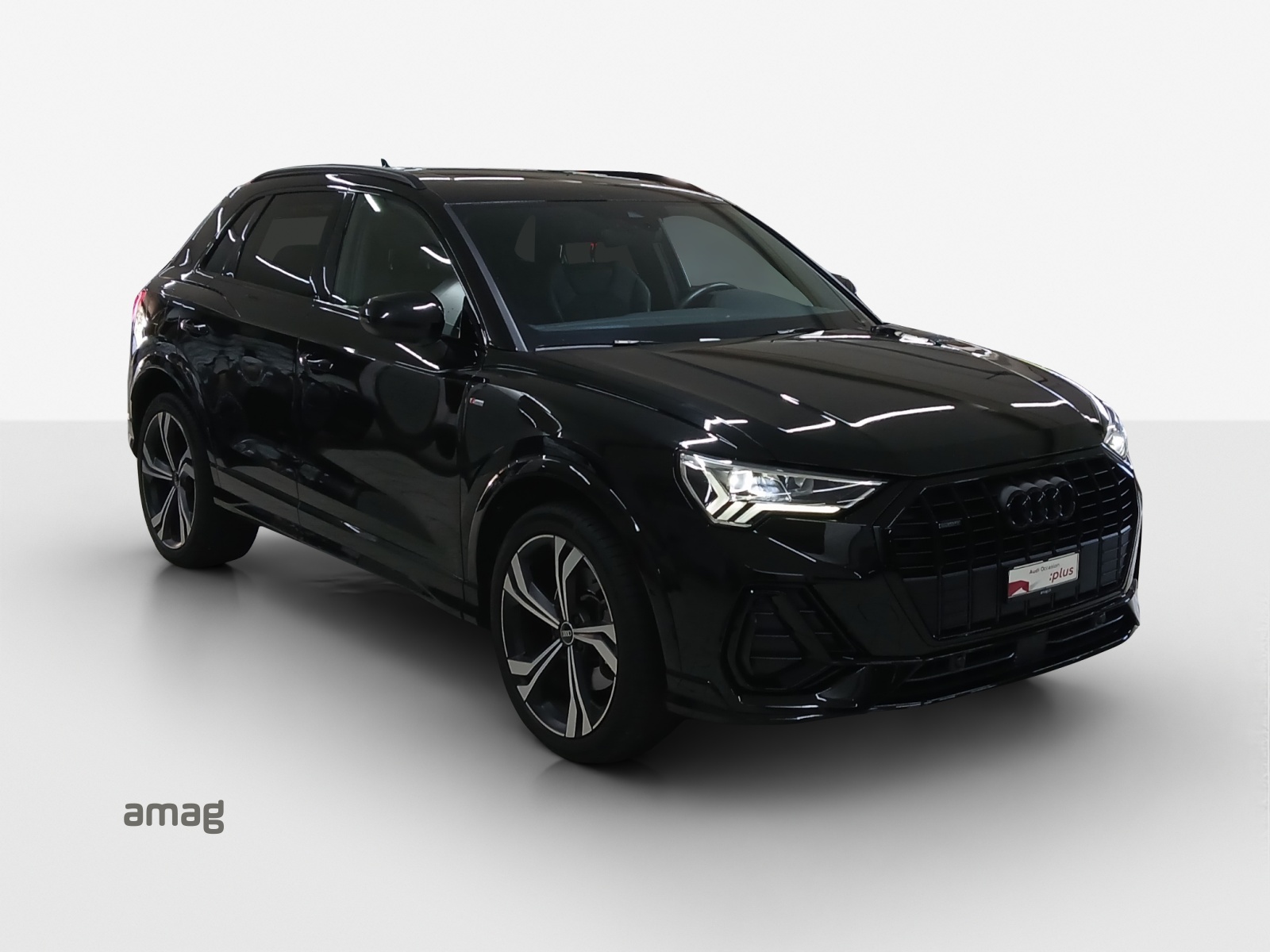 AUDI Q3 45 TFSI S line quattro S-tronic-image-5