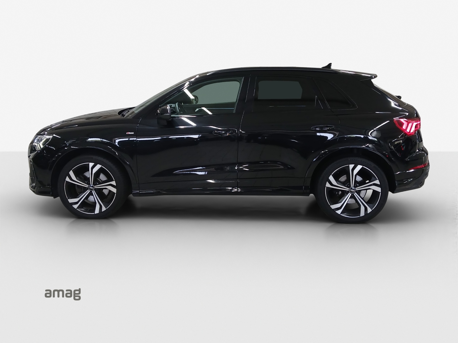 AUDI Q3 45 TFSI S line quattro S-tronic-showroom-element-1