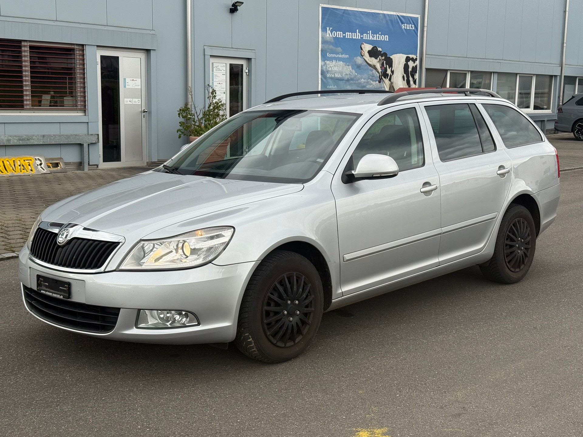 SKODA Octavia Combi 1.6 TDI Ambiente-image-0