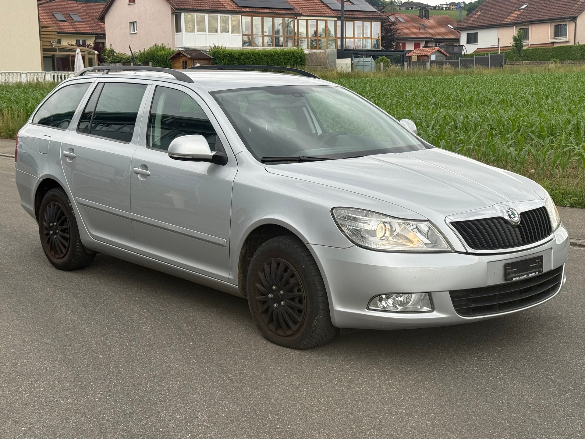 SKODA Octavia Combi 1.6 TDI Ambiente-image-4