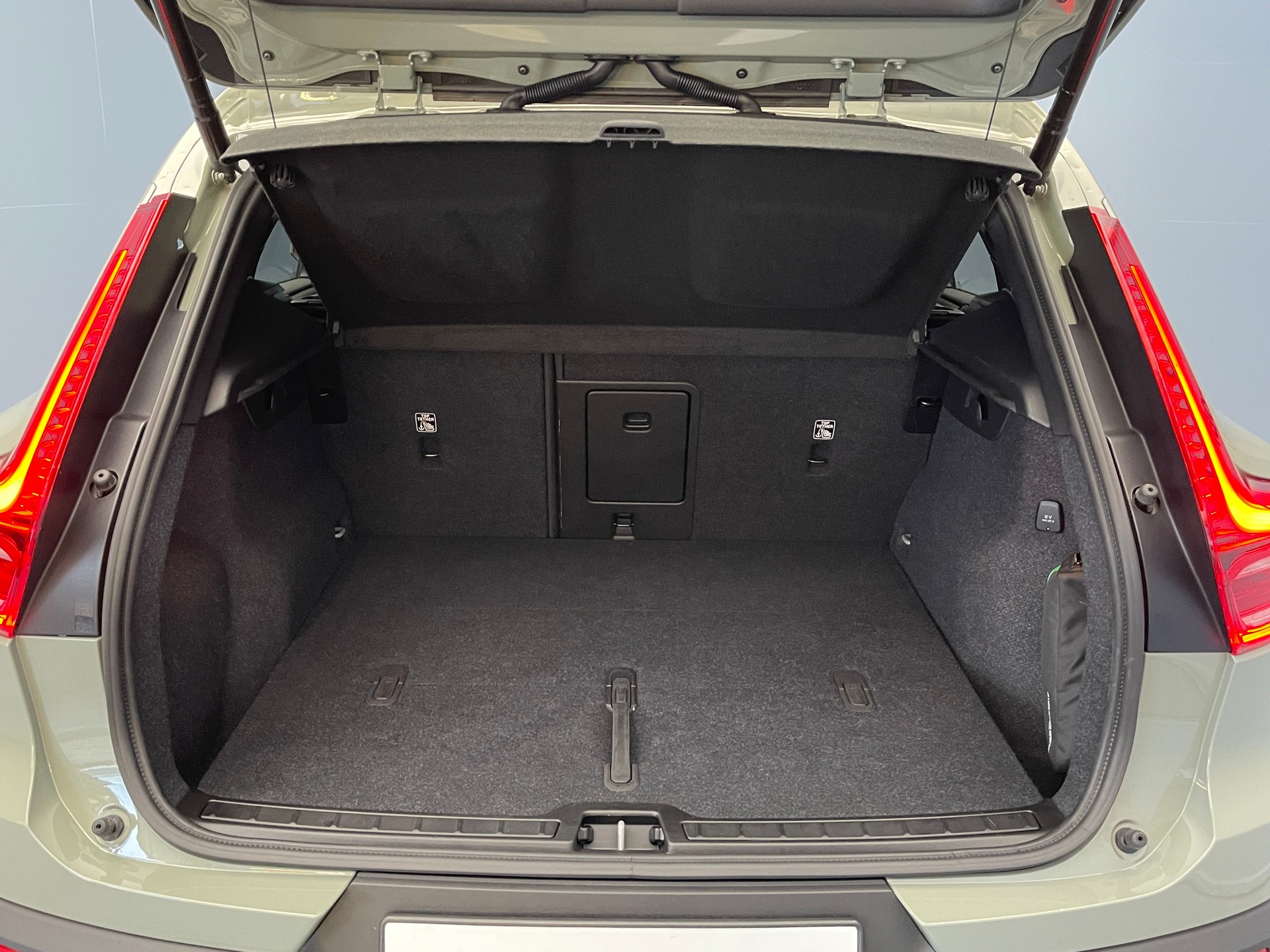VOLVO XC40 2.0 B3 MH Core-image-7