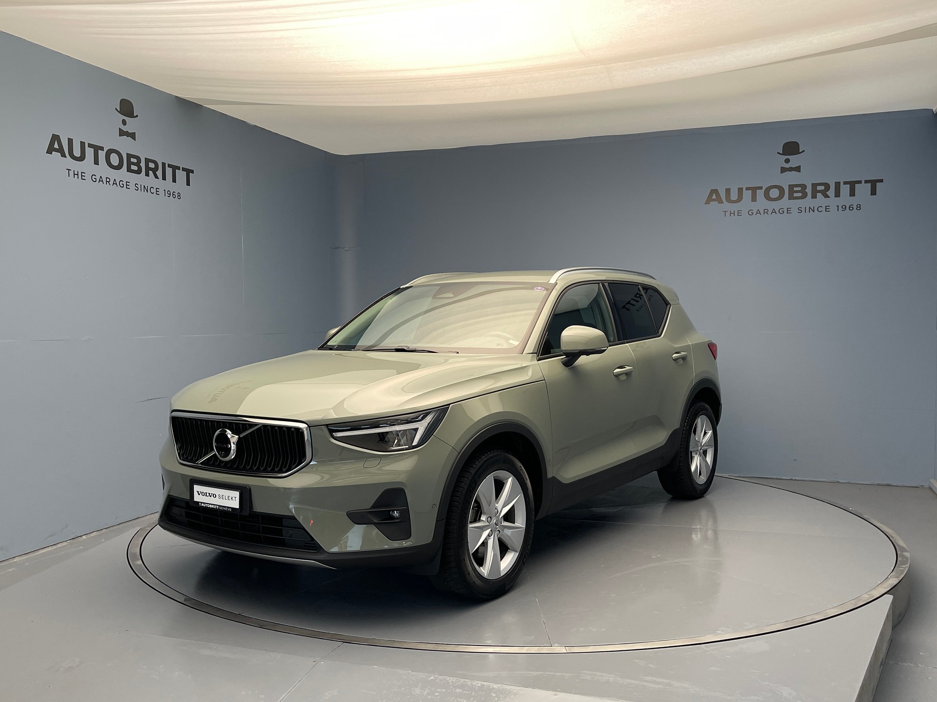 VOLVO XC40 2.0 B3 MH Core-image-0