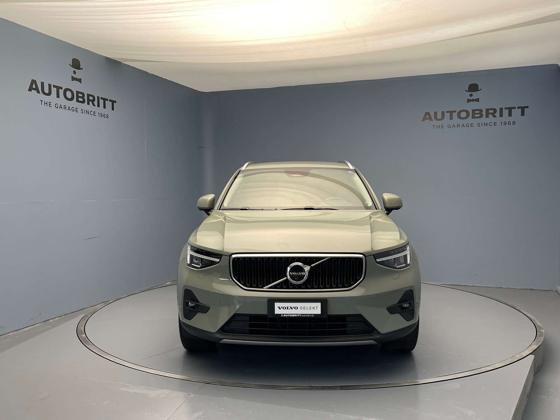VOLVO XC40 2.0 B3 MH Core-image-1