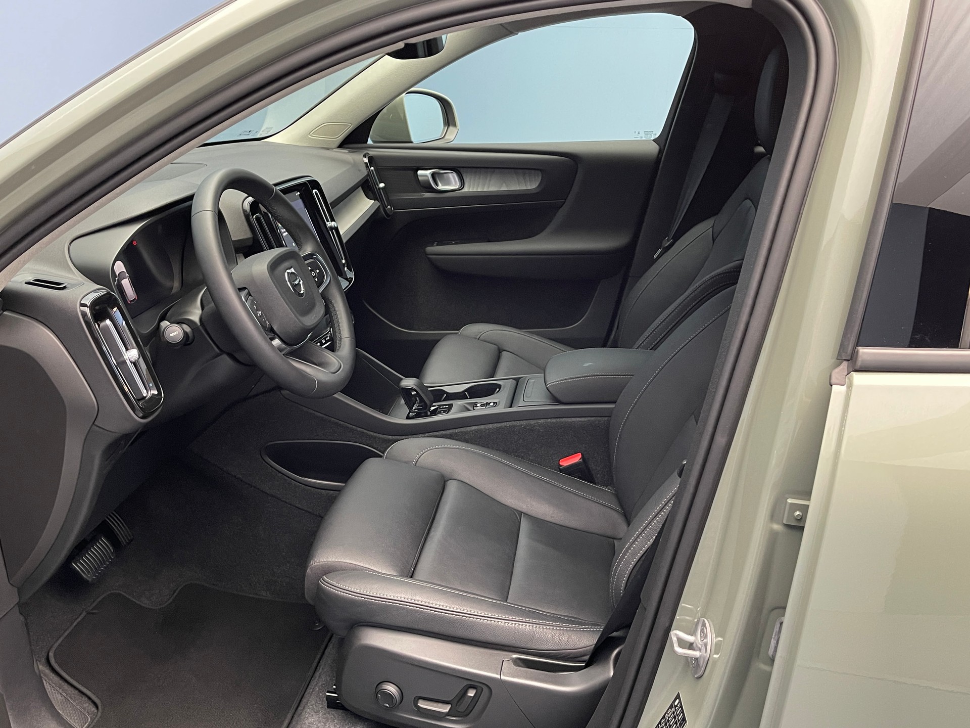 VOLVO XC40 2.0 B3 MH Core-image-8