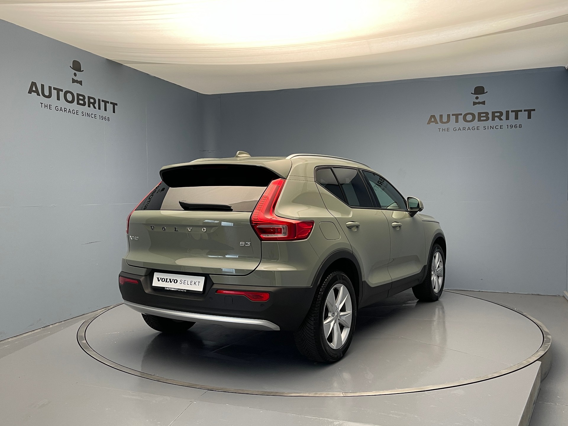 VOLVO XC40 2.0 B3 MH Core-image-4
