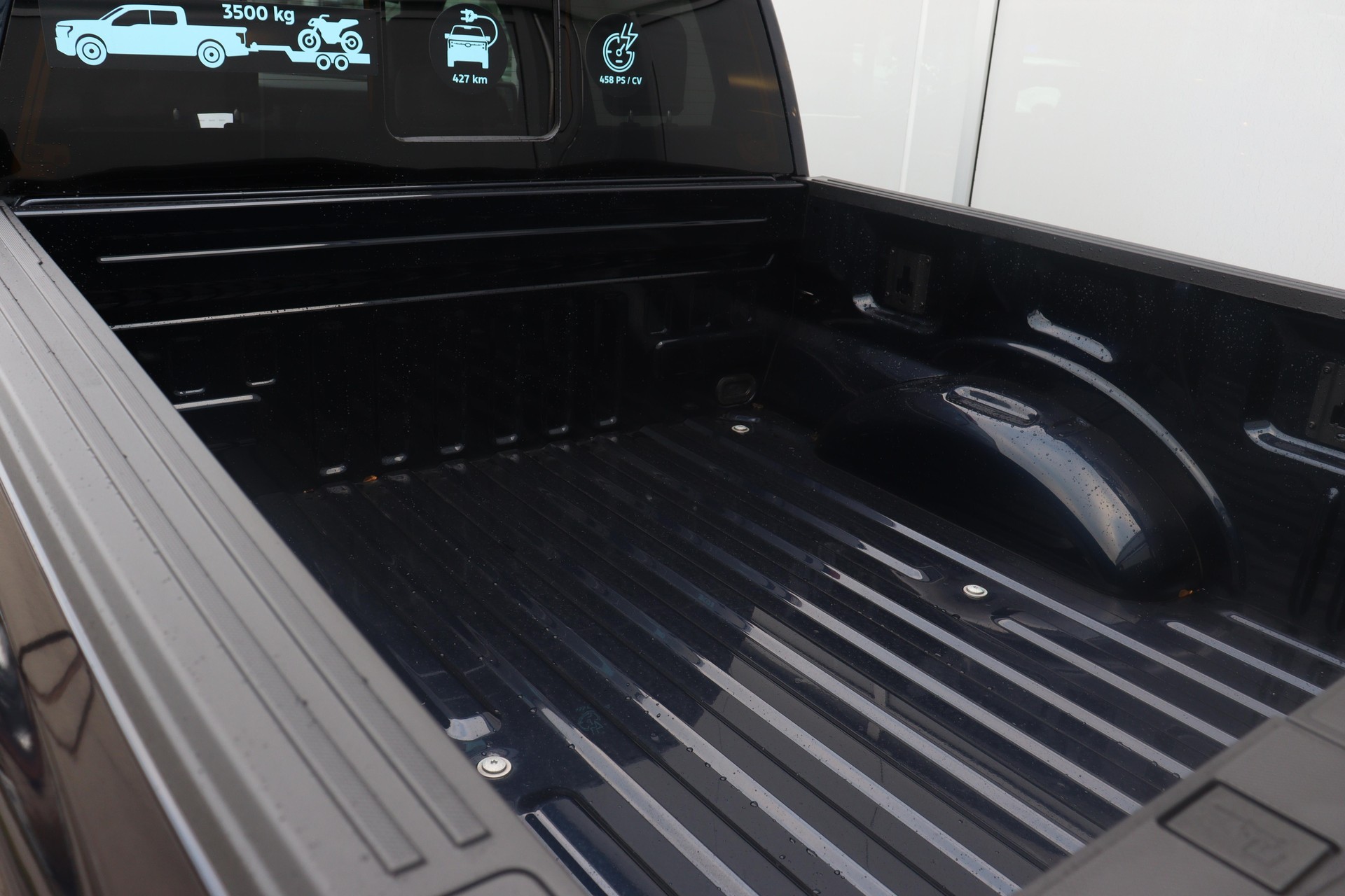 FORD F-150 Lightning DKab.Pick-up 98 kWh Lariat Launch Edition-image-5