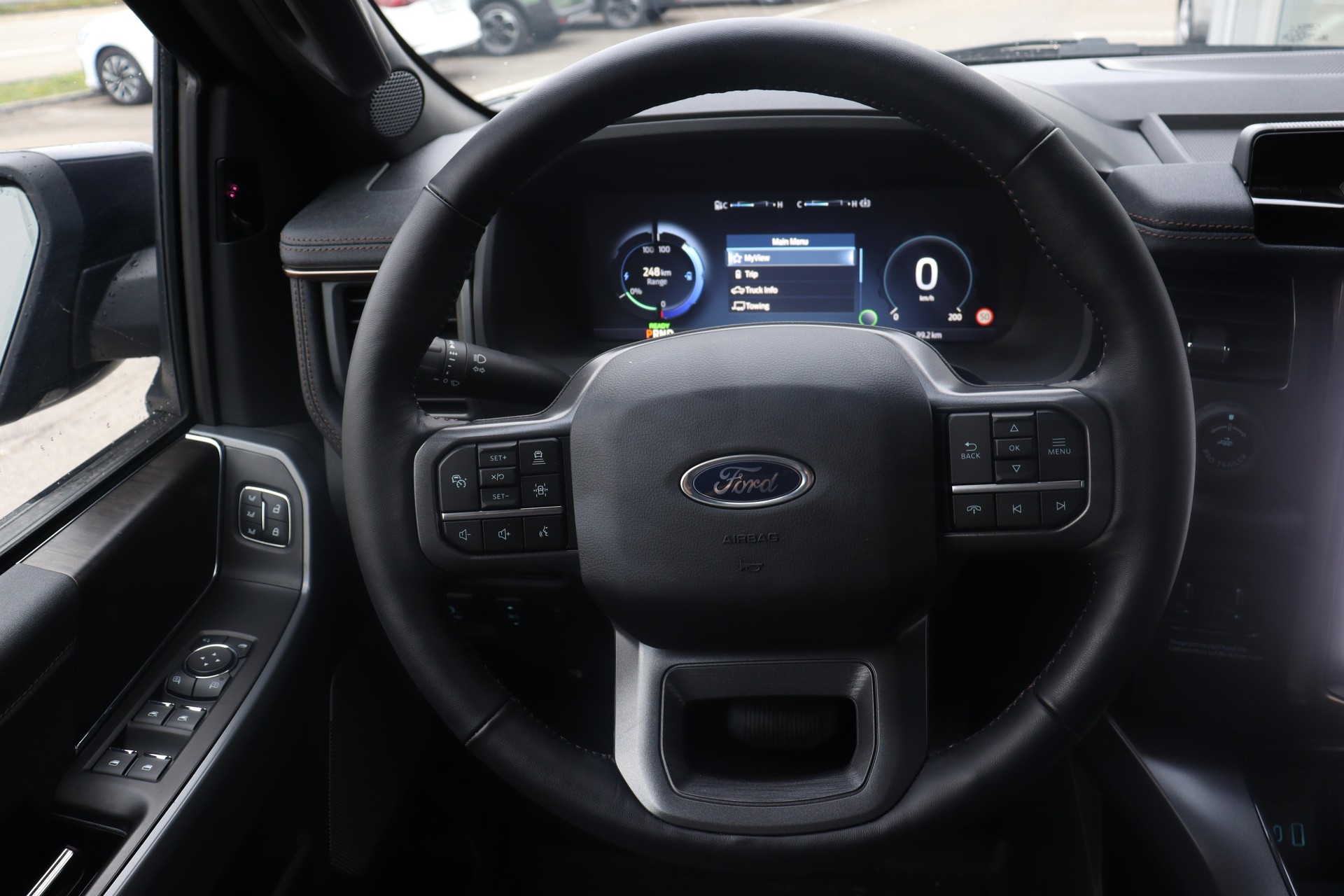 FORD F-150 Lightning DKab.Pick-up 98 kWh Lariat Launch Edition-image-8