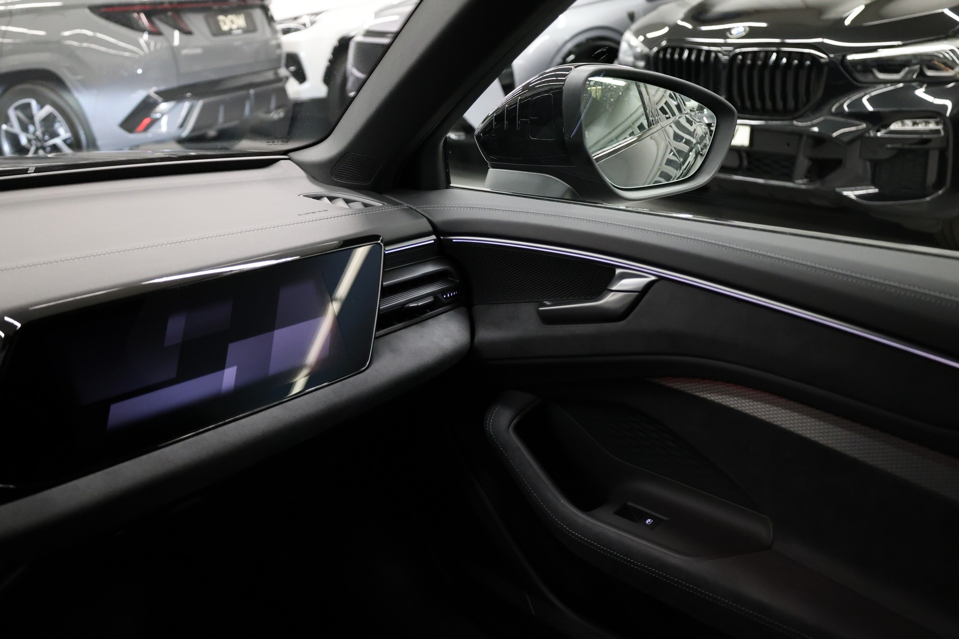 AUDI A6 Avant 2.0 TDI S-Line Edition One quattro S-Tronic-image-24