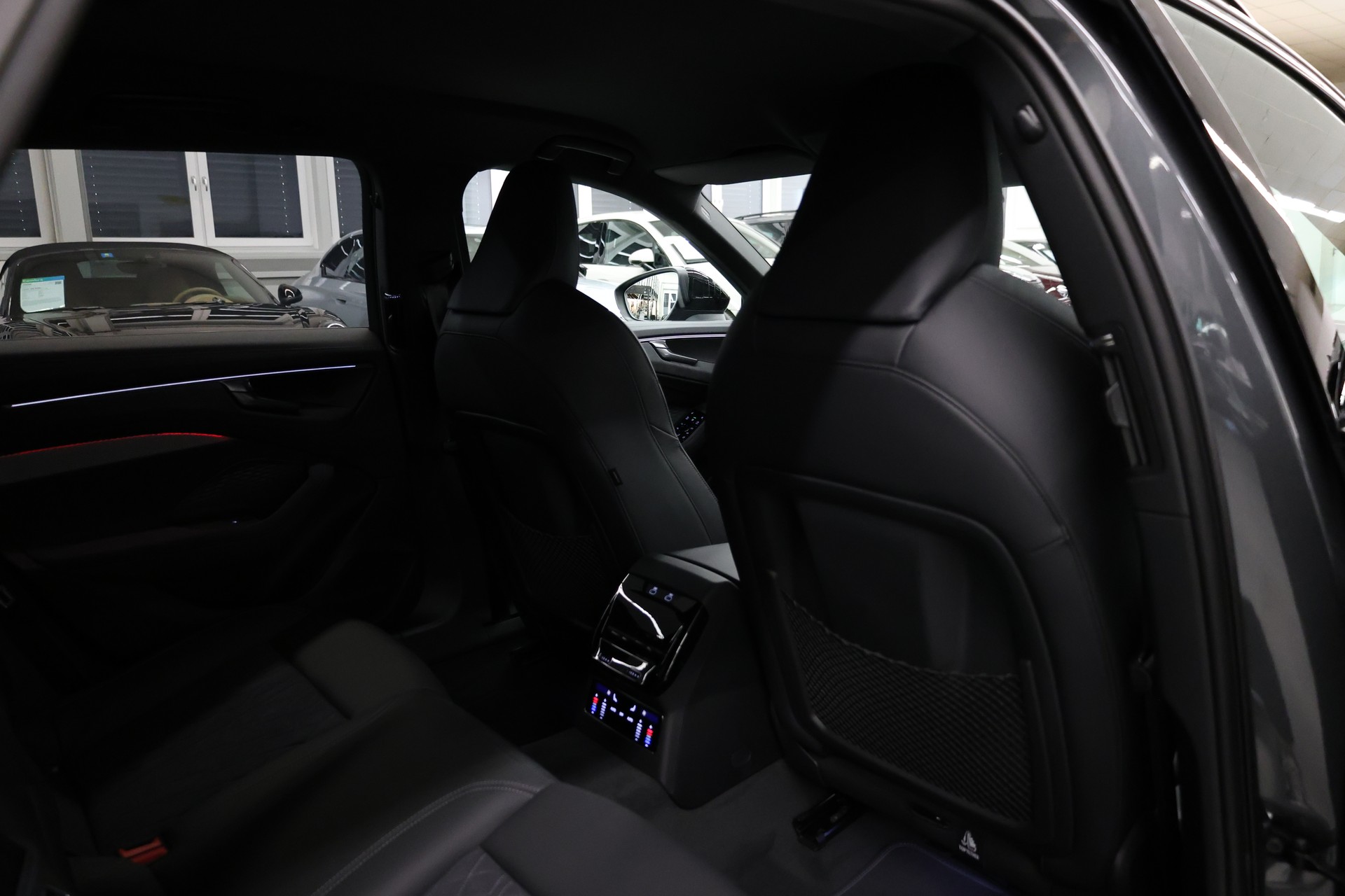 AUDI A6 Avant 2.0 TDI S-Line Edition One quattro S-Tronic-image-28