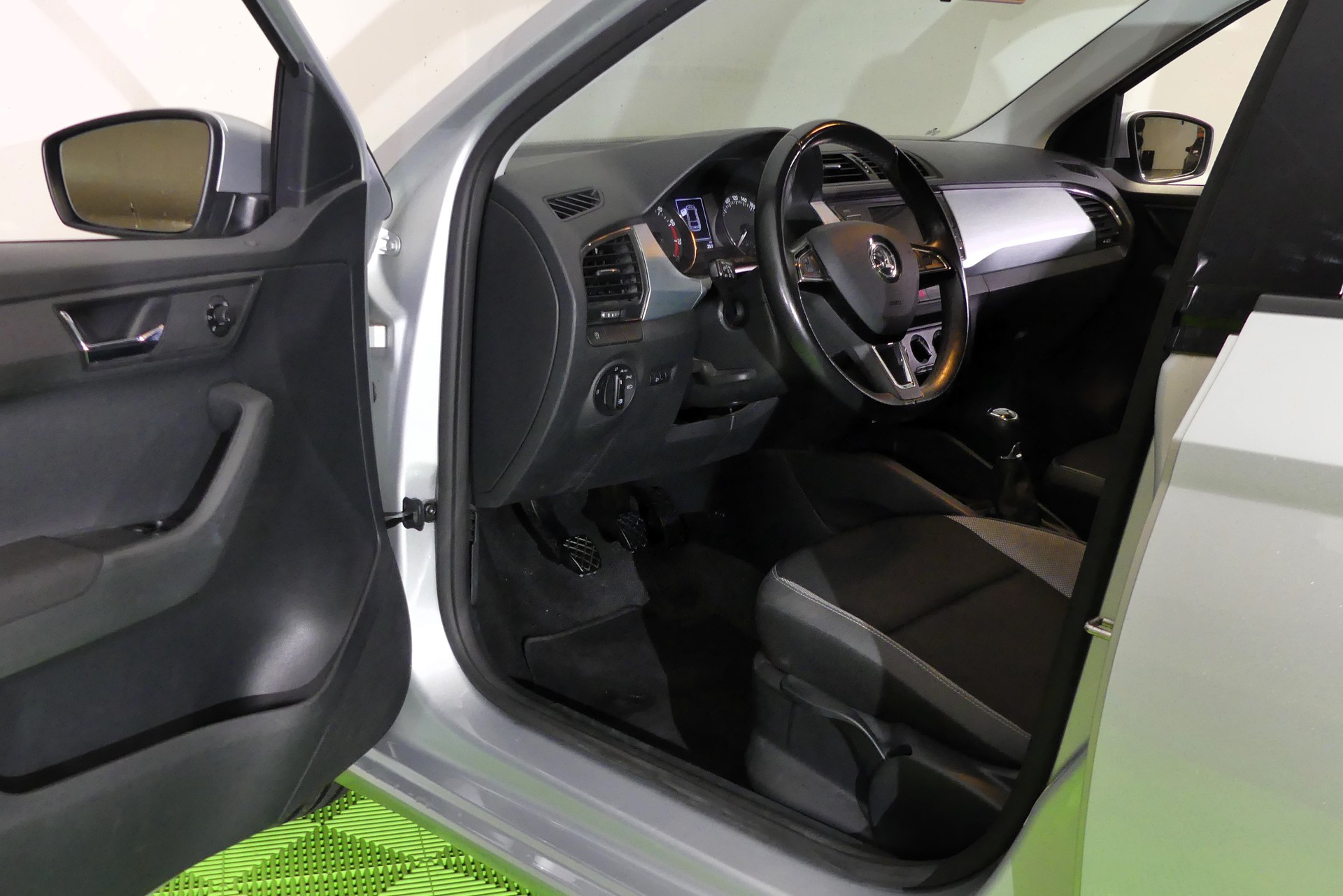 SKODA Fabia 1.2 TSI Active-image-7