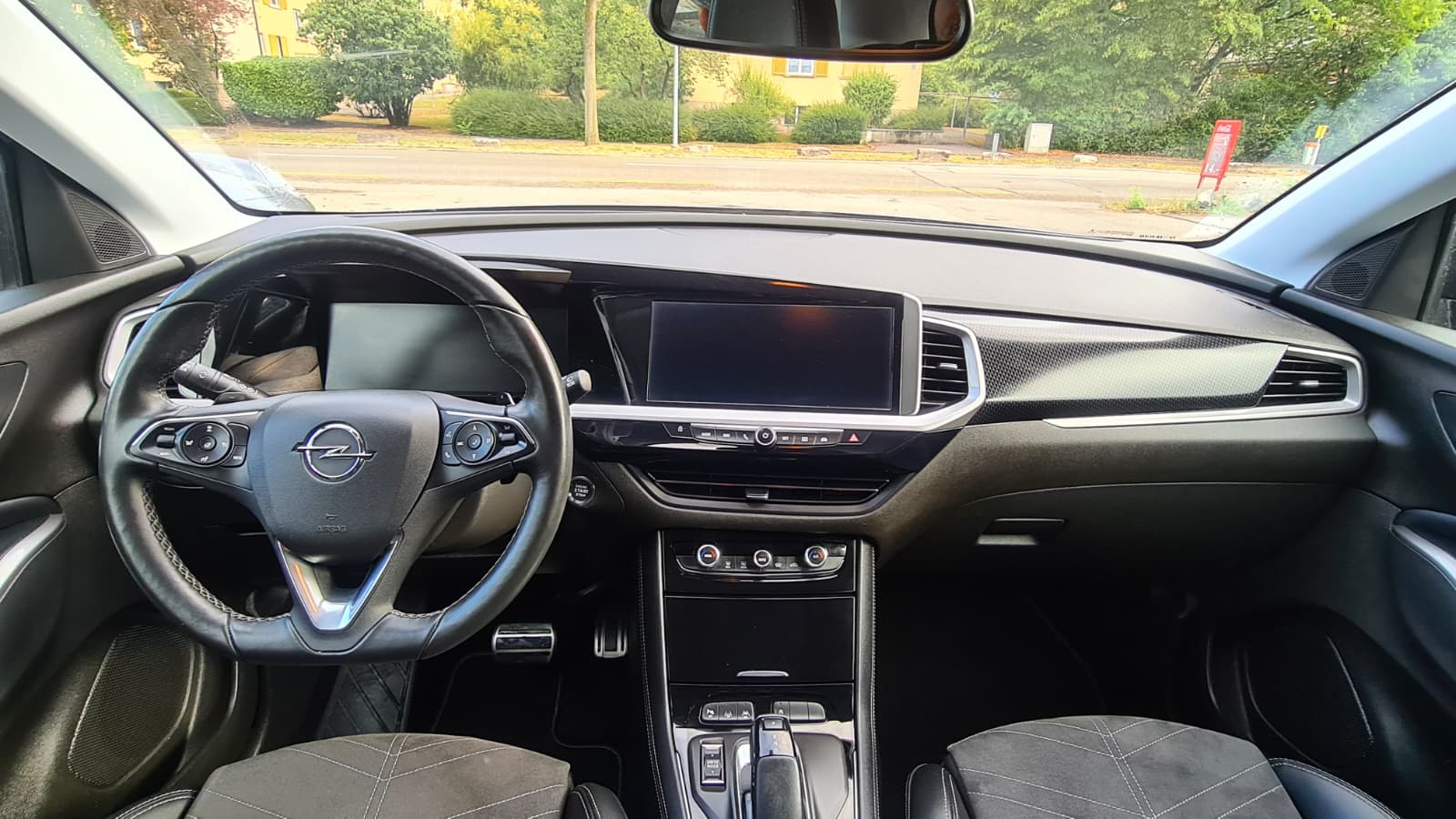 OPEL Grandland 1.5CDTi Elegance Automatic ** Alcantara-Leder ** Gr-Navi ** RF-Kamera 360° ** Lenkradheizung ** ACC ** Ab MFK **-image-15